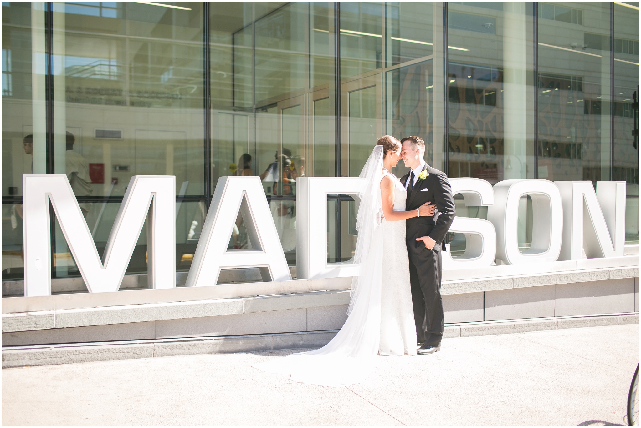 Downtown_Madison_Wisconsin_Rooftop_Fresco_Wedding_0053.jpg