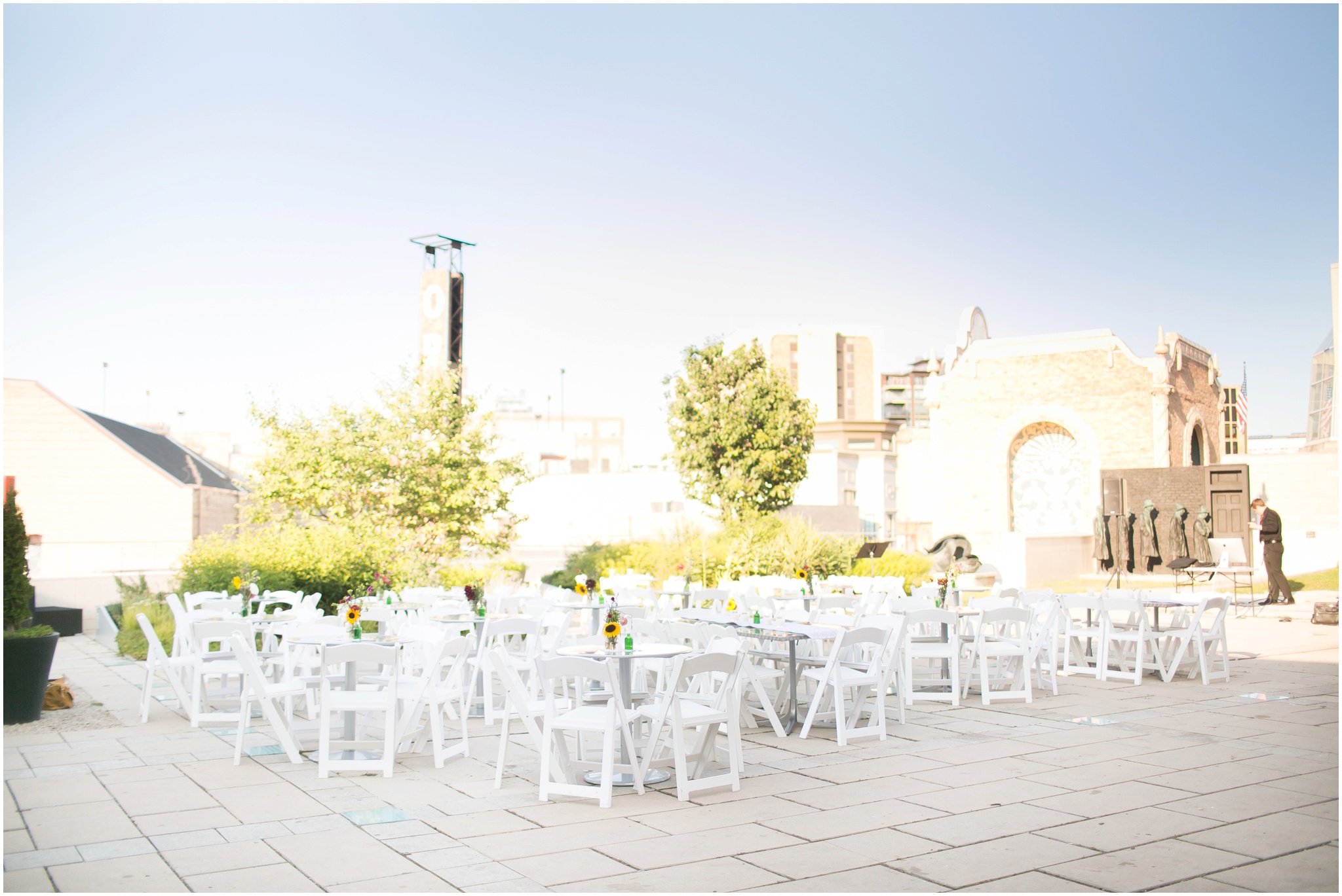 Downtown_Madison_Wisconsin_Rooftop_Fresco_Wedding_0075.jpg