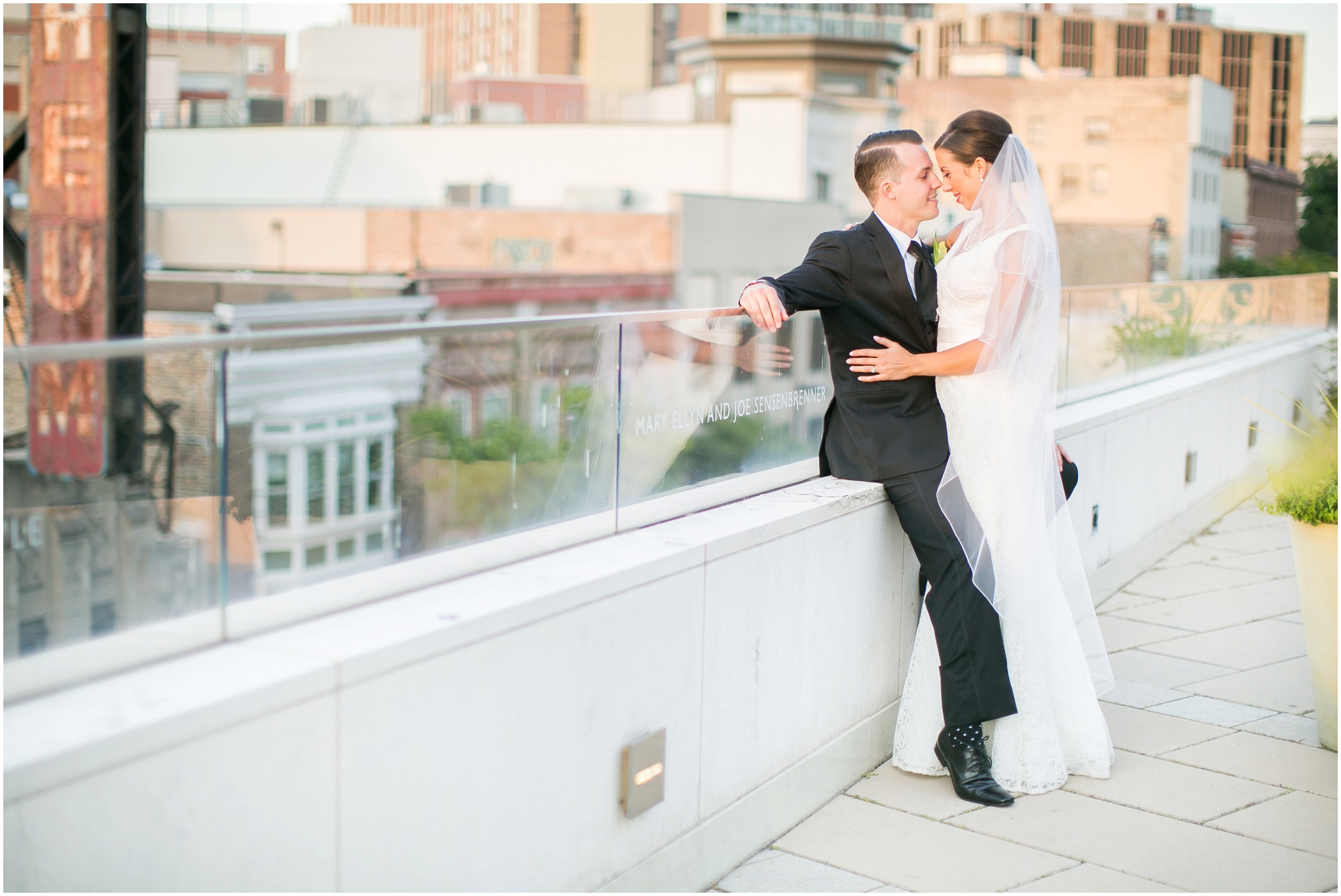 Downtown_Madison_Wisconsin_Rooftop_Fresco_Wedding_0081.jpg