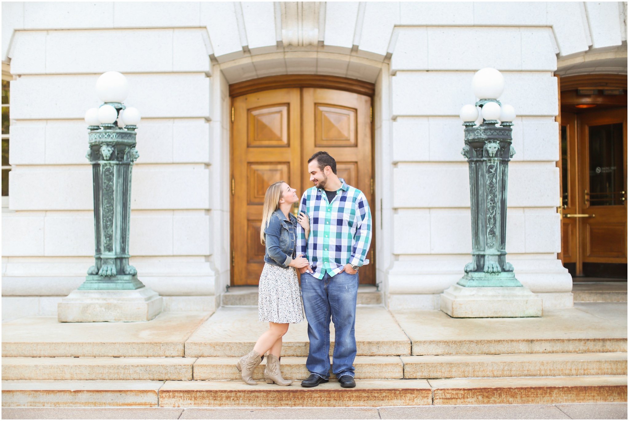 Madison_Wisconsin_Engagement_Photographer_0007.jpg