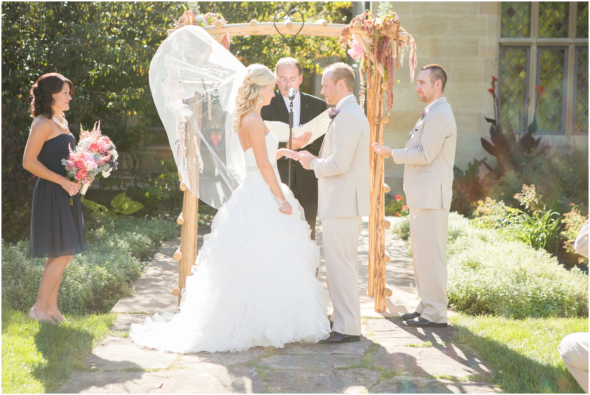 Paine_Art_And_Garden_Wedding_Oshkosh_Wisconsin_0020.jpg