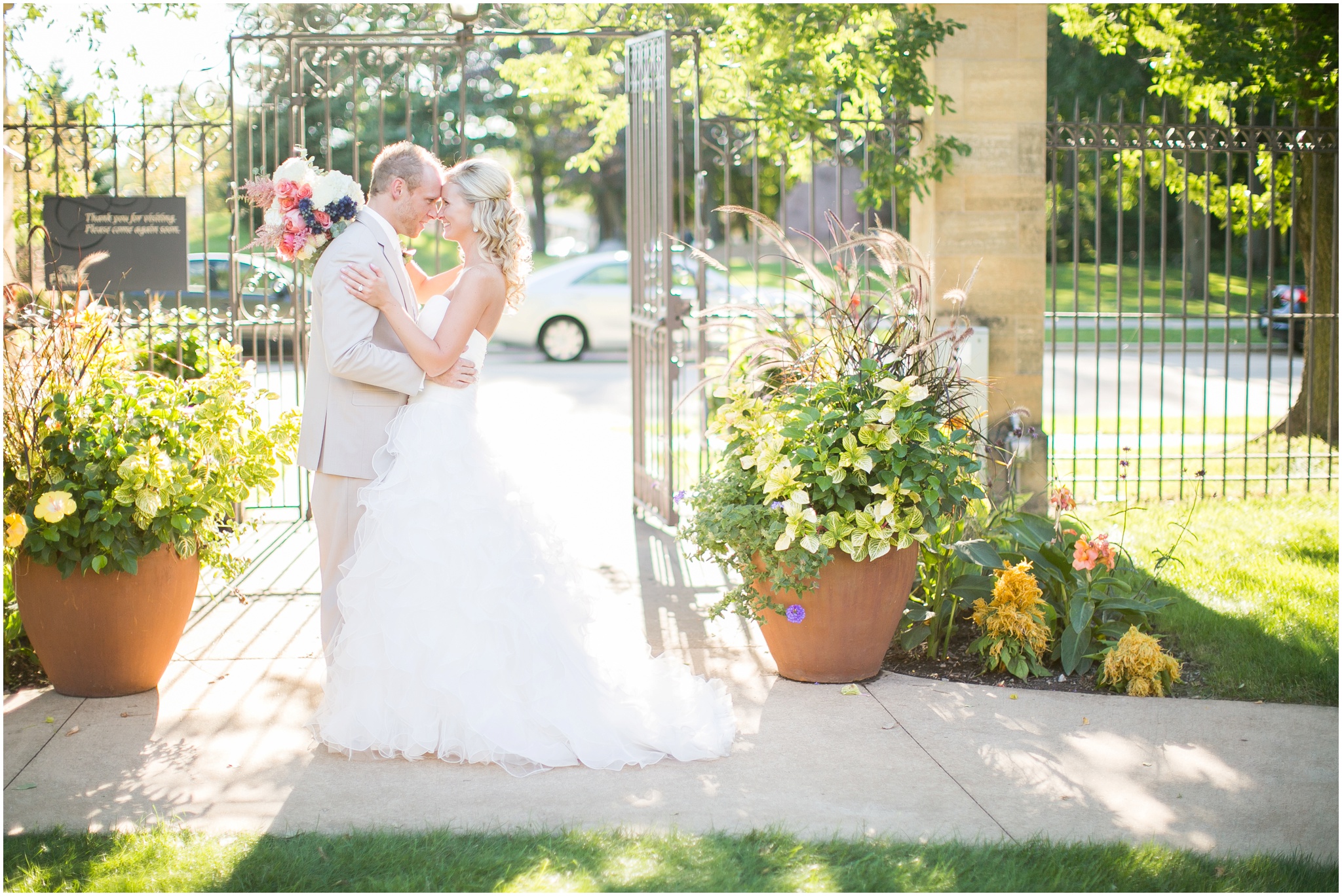 Paine_Art_And_Garden_Wedding_Oshkosh_Wisconsin_0037.jpg