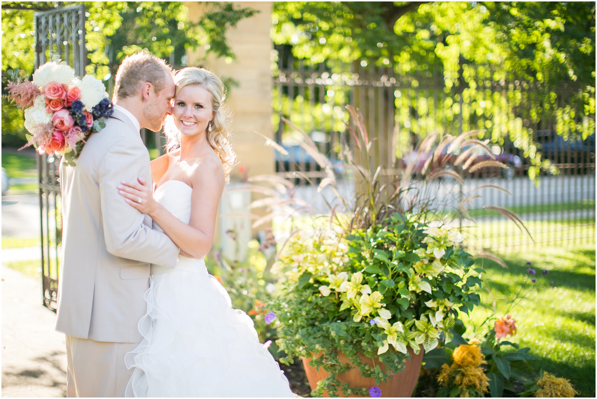 Paine_Art_And_Garden_Wedding_Oshkosh_Wisconsin_0038.jpg