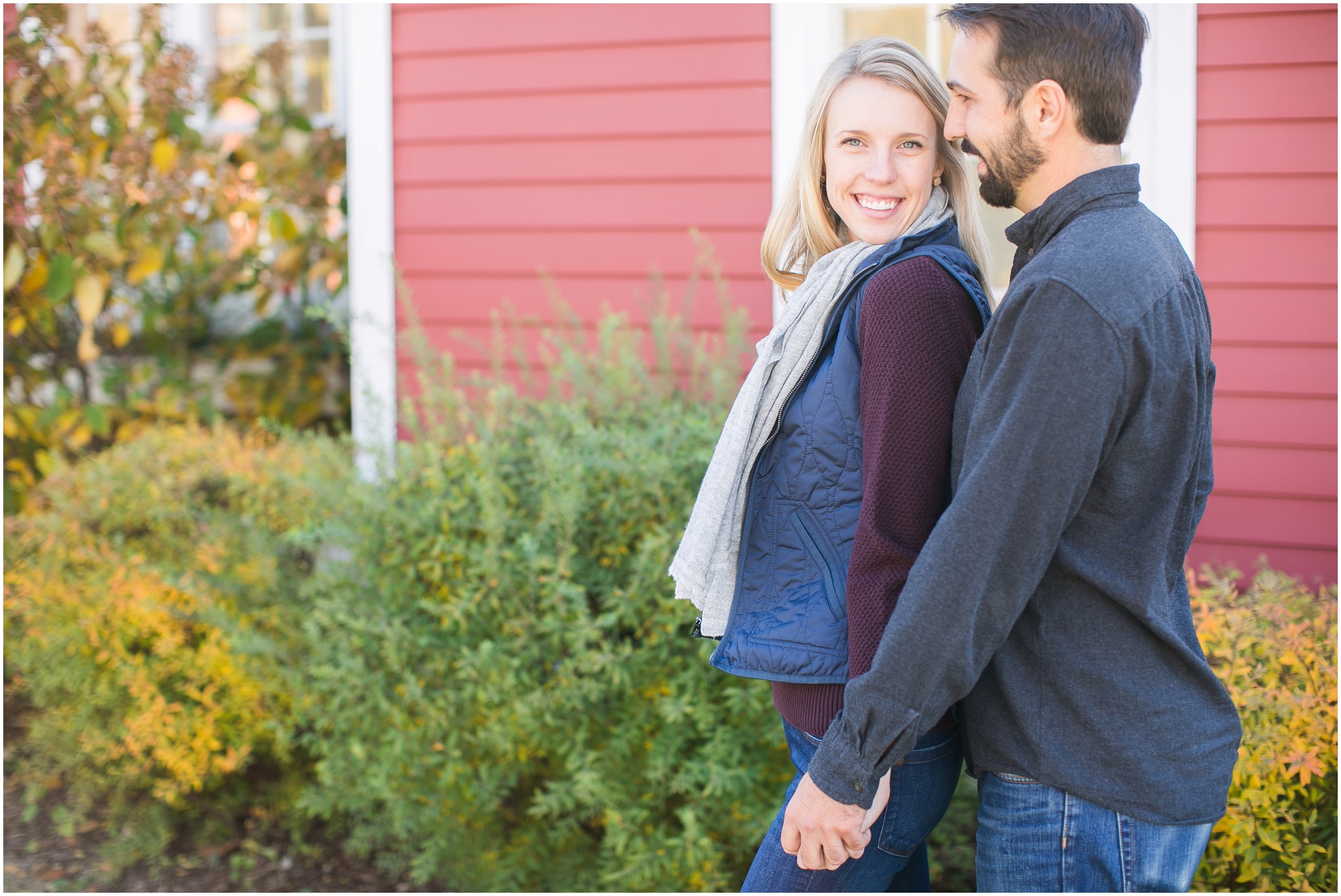 Milwaukee_Wisconsin_Fall_Engagement_Session_0011.jpg