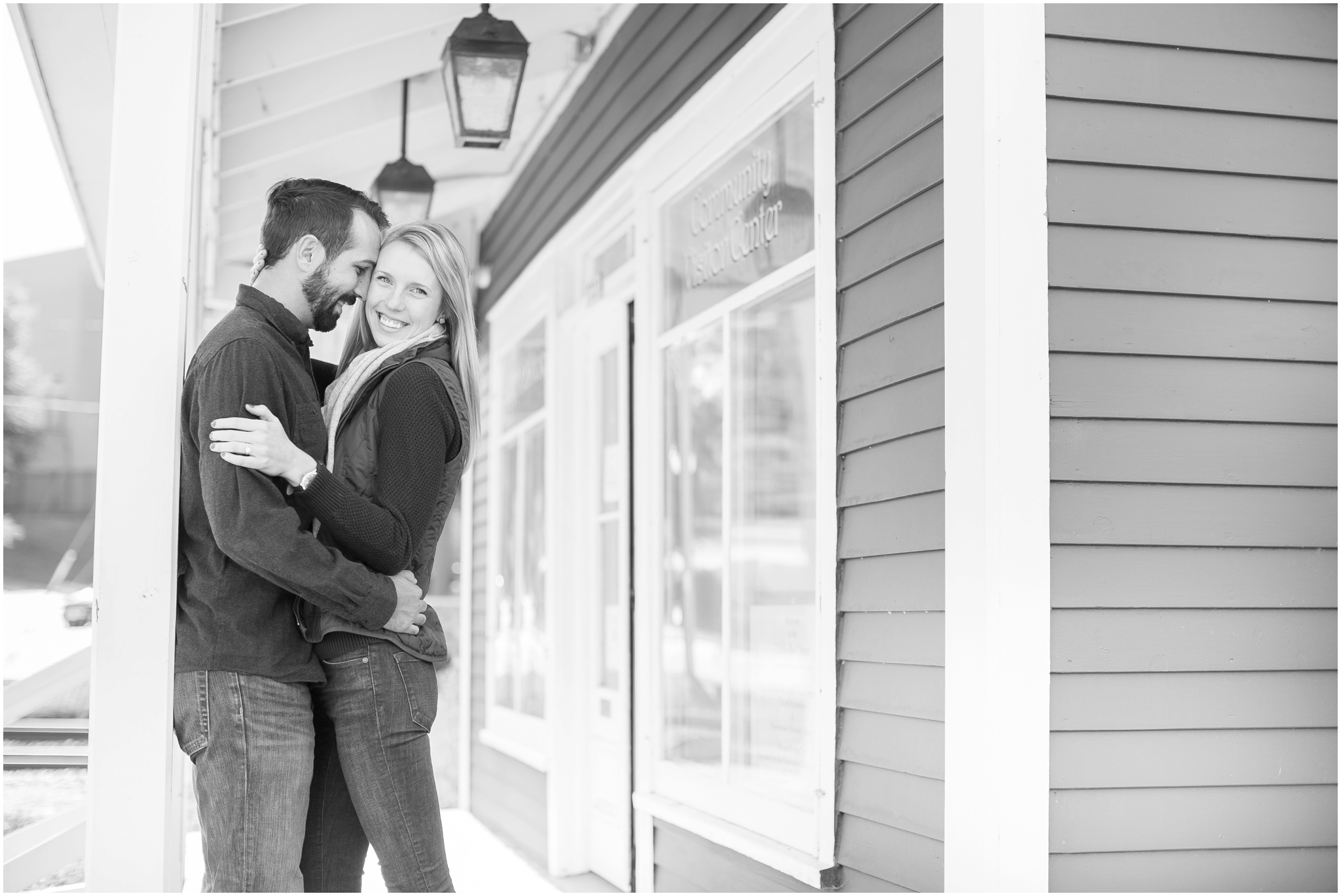 Milwaukee_Wisconsin_Fall_Engagement_Session_0014.jpg