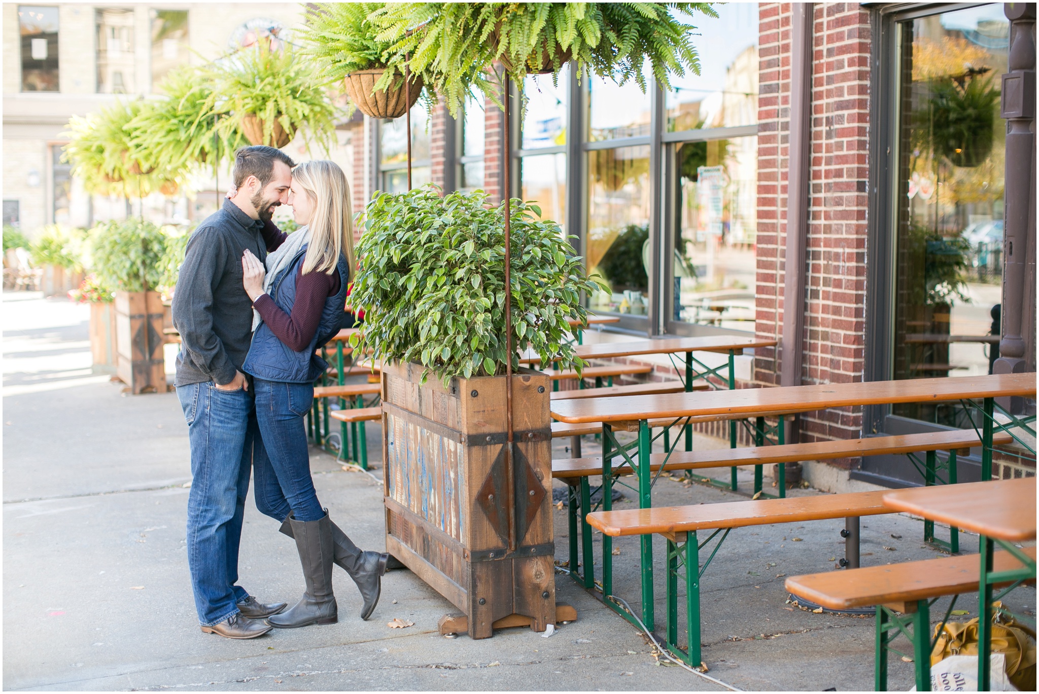 Milwaukee_Wisconsin_Fall_Engagement_Session_0022.jpg