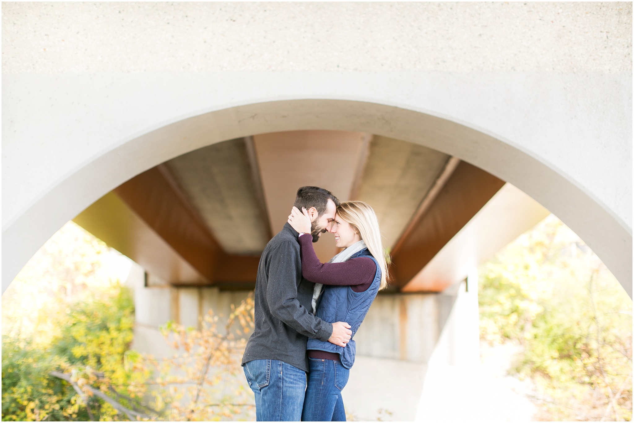 Milwaukee_Wisconsin_Fall_Engagement_Session_0029.jpg