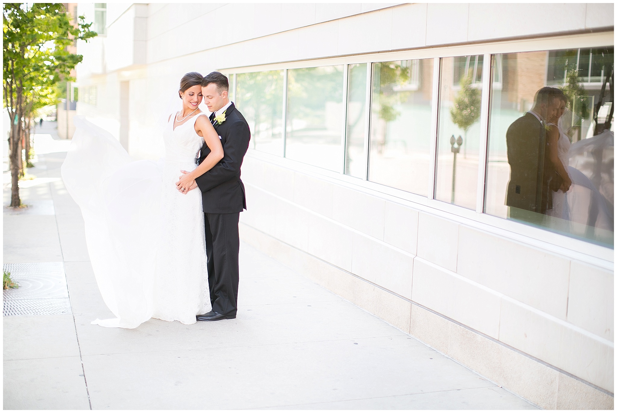 Madison_Wisconsin_Wedding_Photographers_0056.jpg