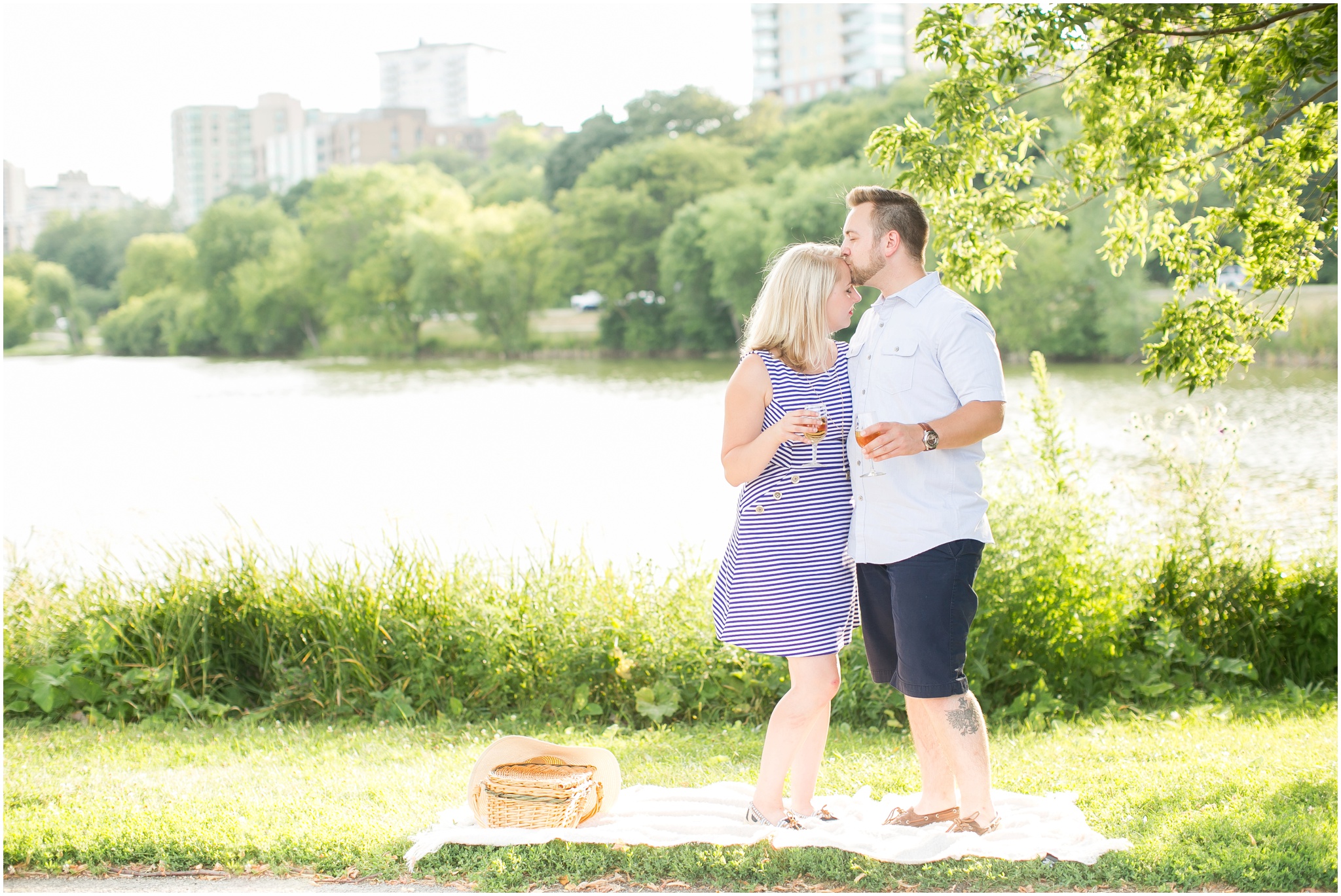 Madison_Wisconsin_Wedding_Photographers_Milwaukee_Engagement_Session_0938.jpg