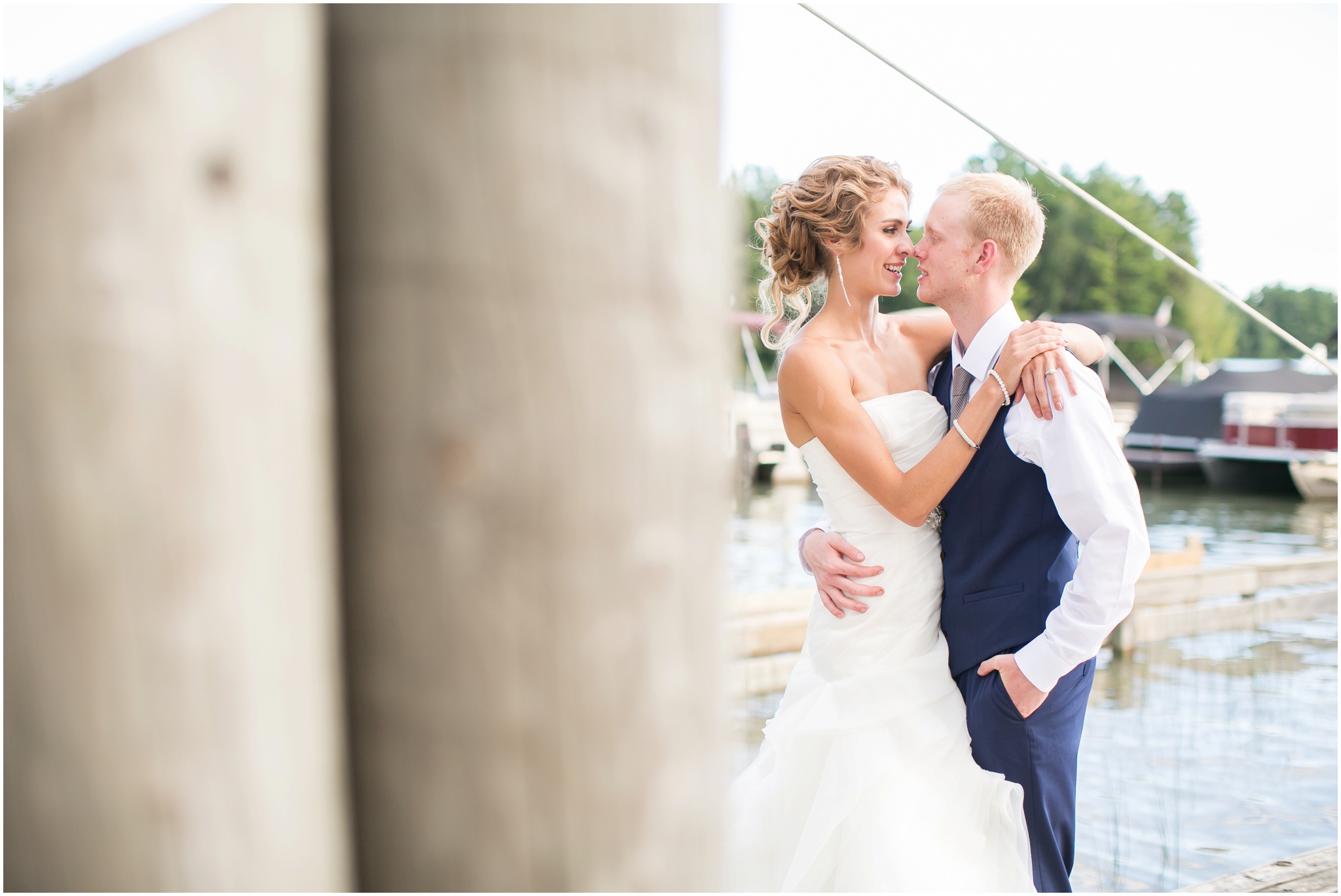 Olbrich_Botanical_Gardens_Madison_Wisconsin_Engagement_Session_0907.jpg