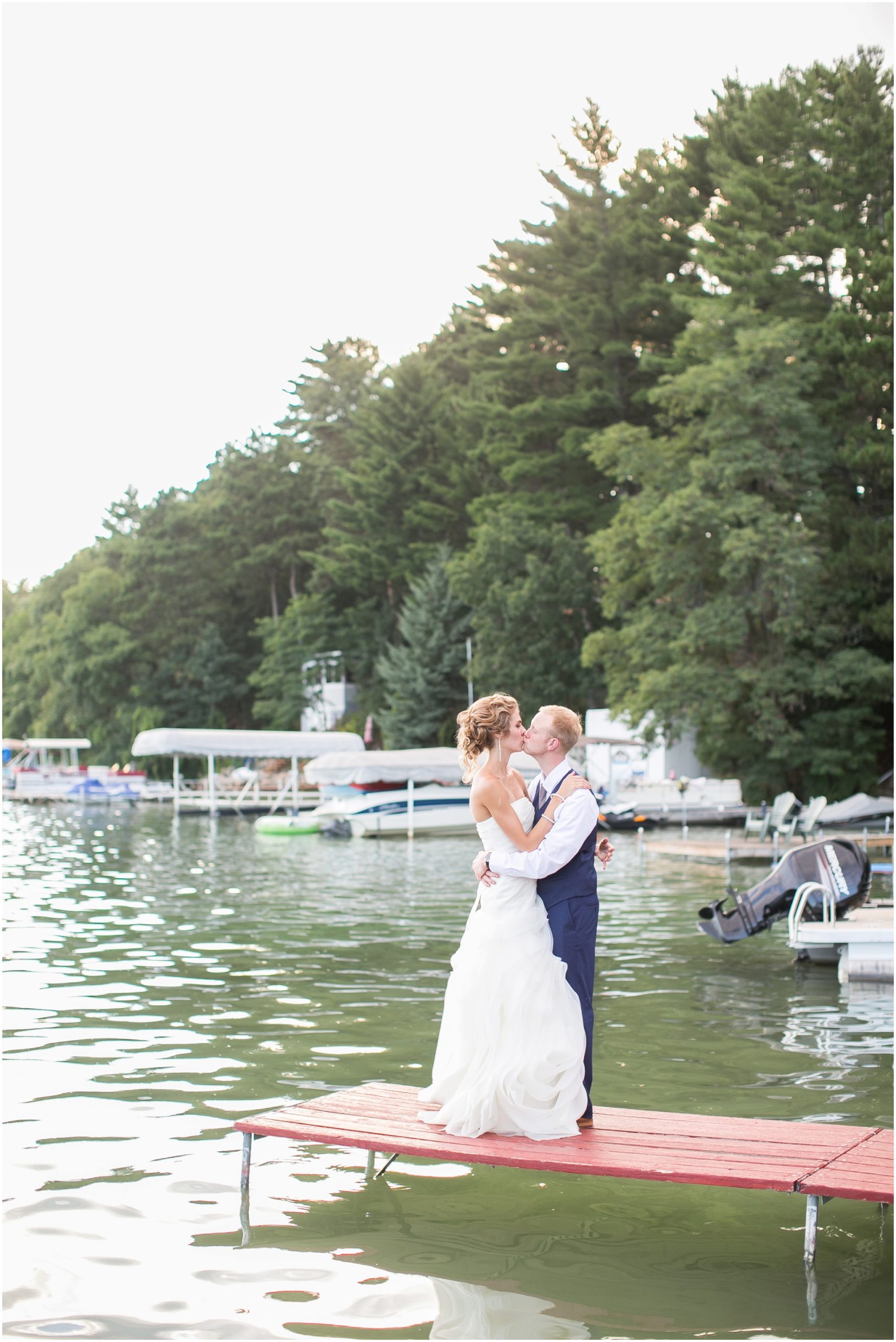 Olbrich_Botanical_Gardens_Madison_Wisconsin_Engagement_Session_0914.jpg