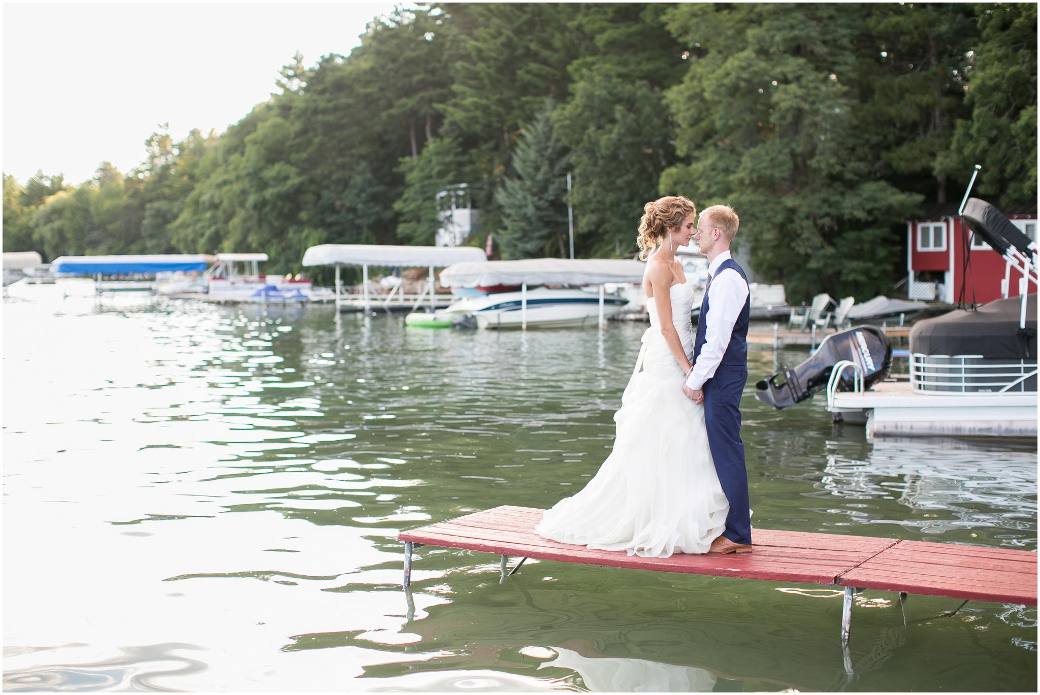 Olbrich_Botanical_Gardens_Madison_Wisconsin_Engagement_Session_0915.jpg