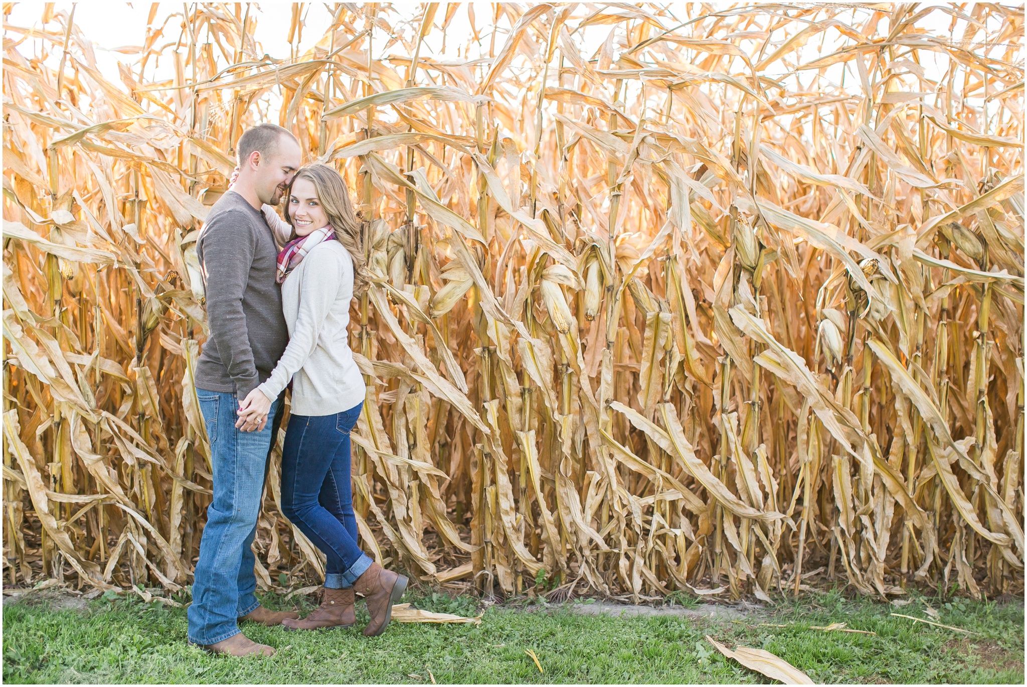 Madison_Wisconsin_Wedding_Photographers_Country_Fall_Engagement_Session_1867.jpg
