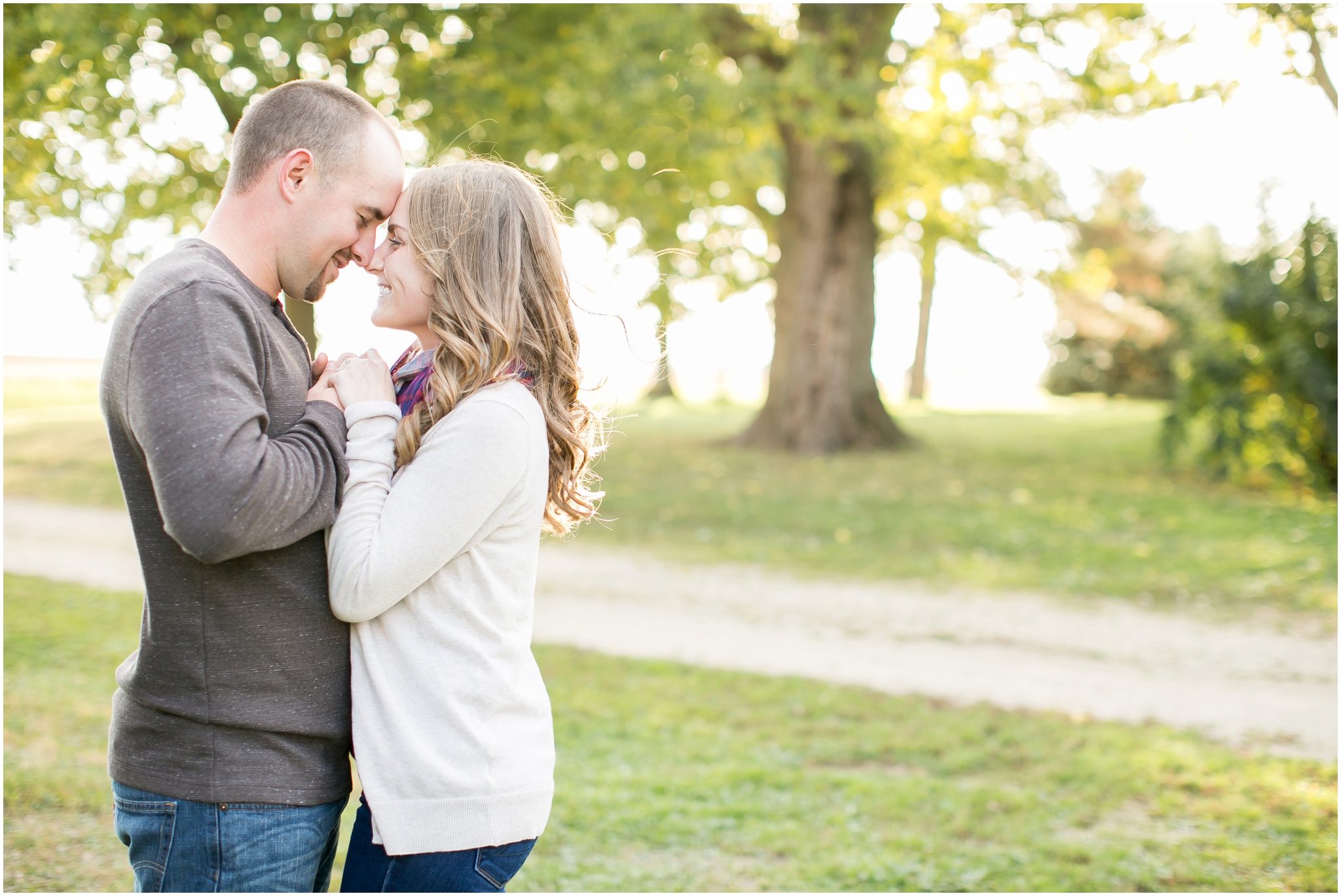 Madison_Wisconsin_Wedding_Photographers_Country_Fall_Engagement_Session_1869.jpg