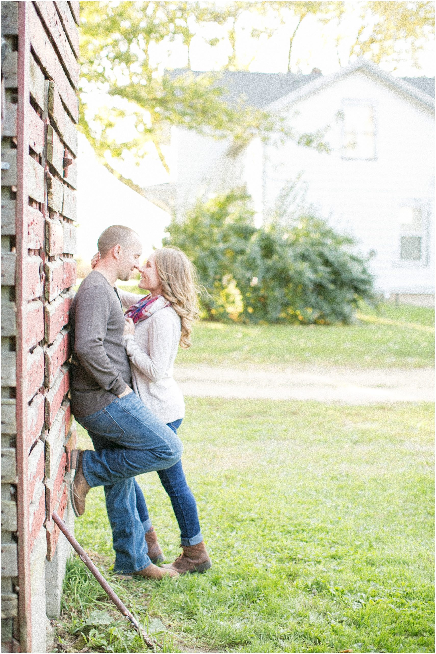 Madison_Wisconsin_Wedding_Photographers_Country_Fall_Engagement_Session_1872.jpg