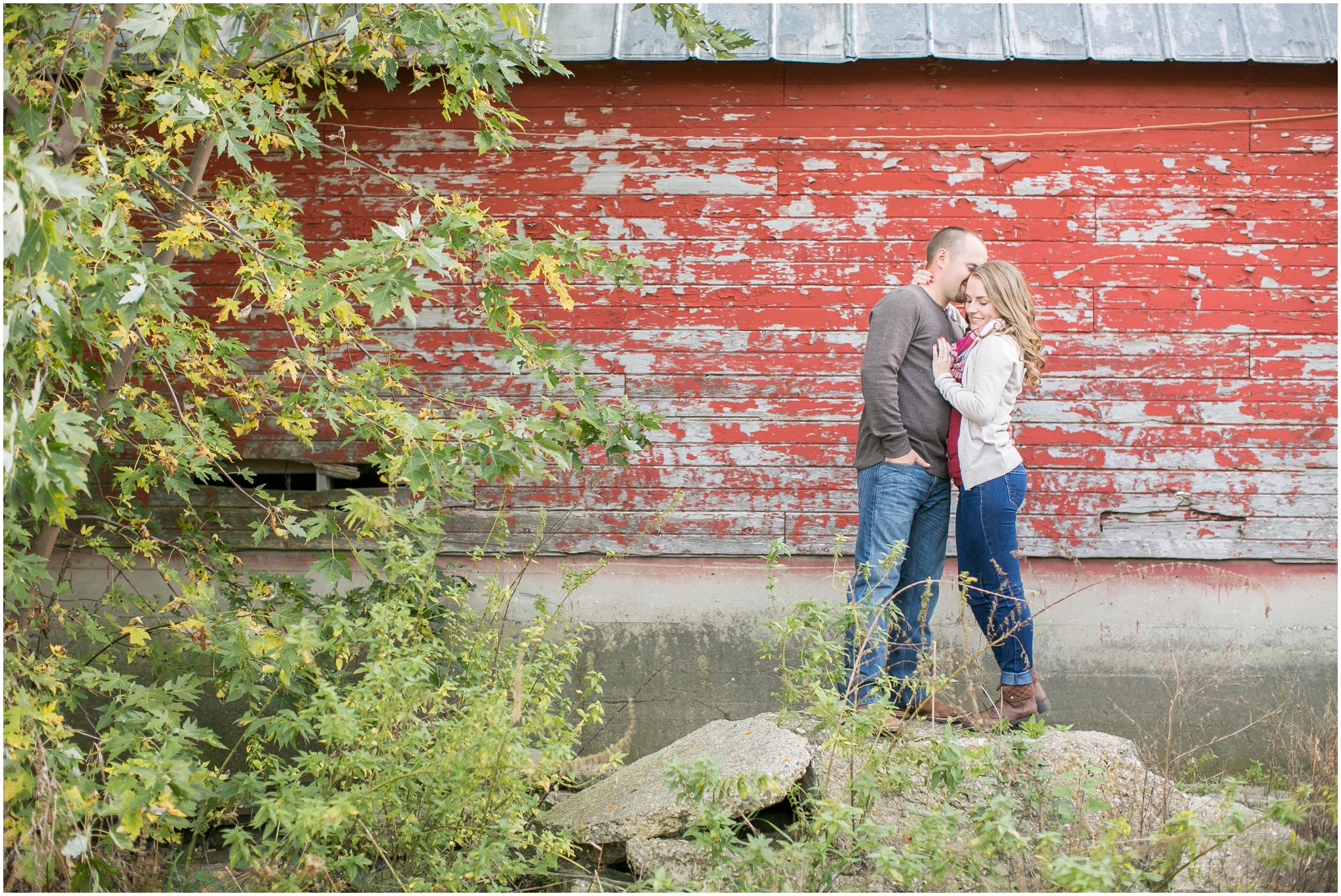 Madison_Wisconsin_Wedding_Photographers_Country_Fall_Engagement_Session_1876.jpg