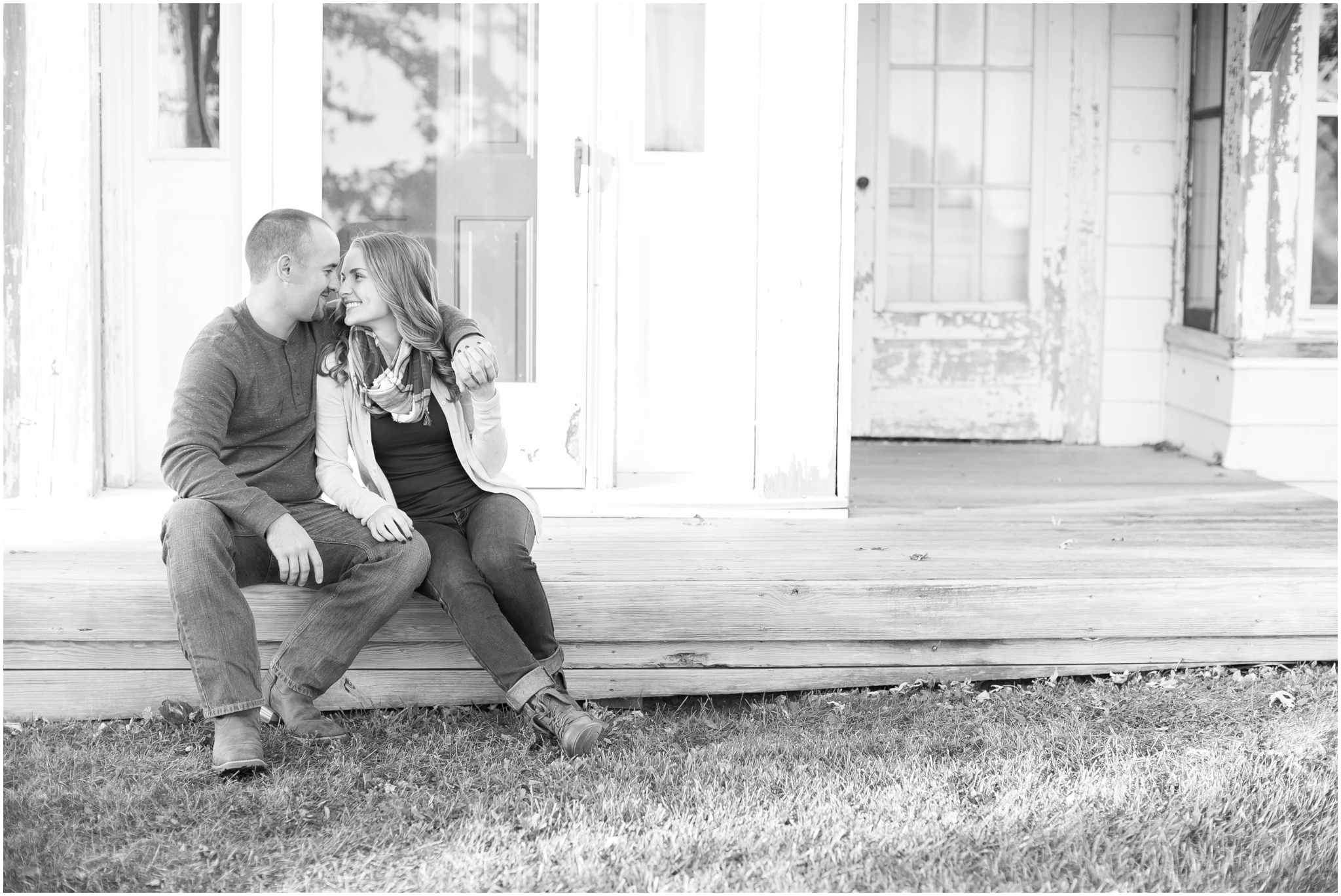 Madison_Wisconsin_Wedding_Photographers_Country_Fall_Engagement_Session_1882.jpg