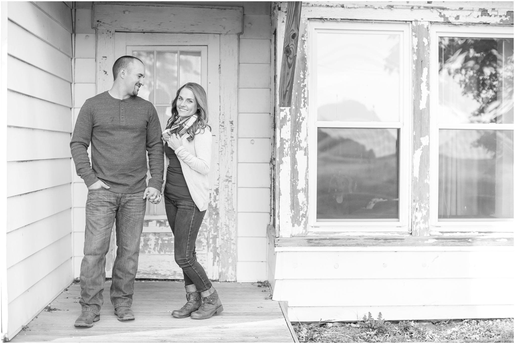Madison_Wisconsin_Wedding_Photographers_Country_Fall_Engagement_Session_1884.jpg