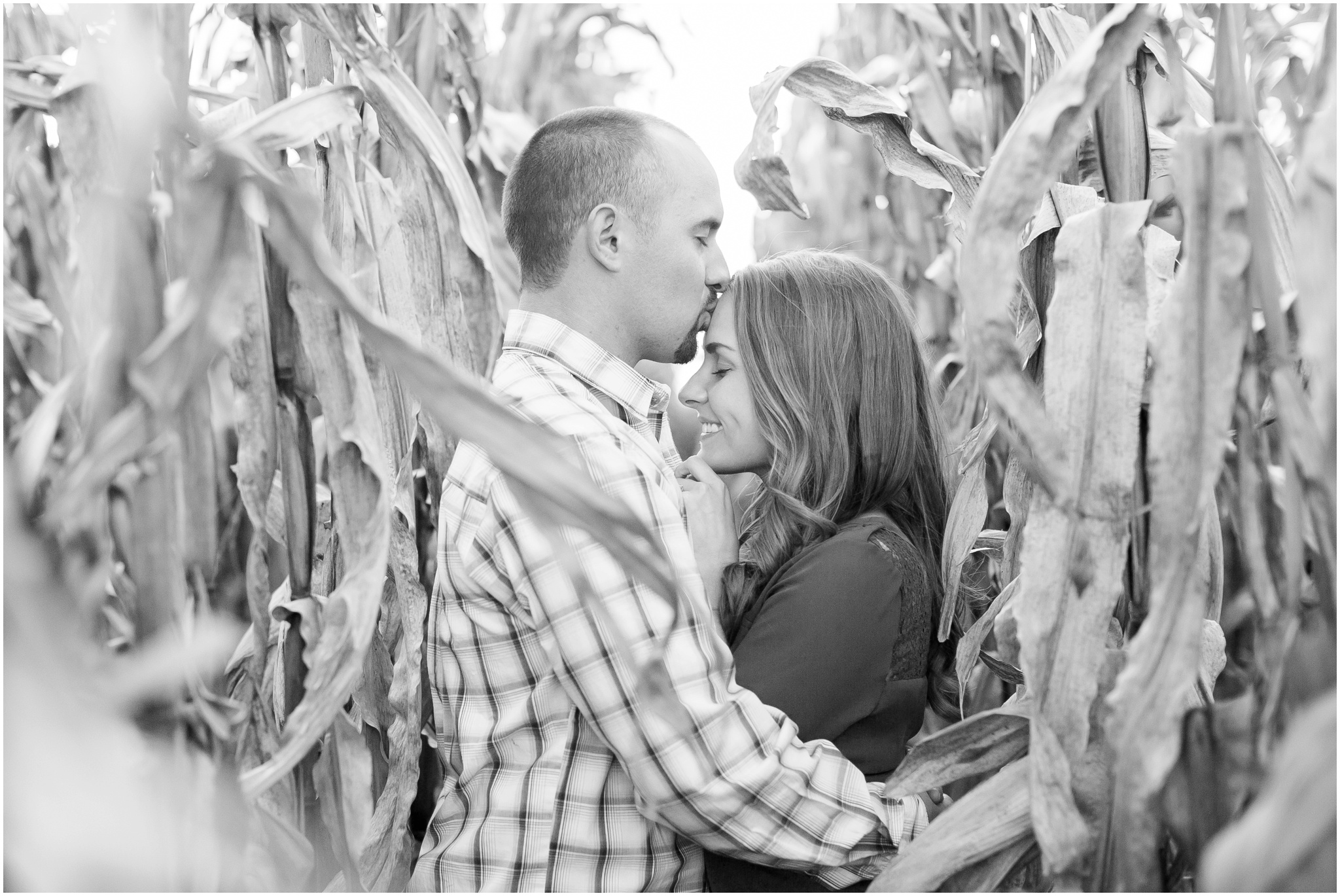 Madison_Wisconsin_Wedding_Photographers_Country_Fall_Engagement_Session_1898.jpg