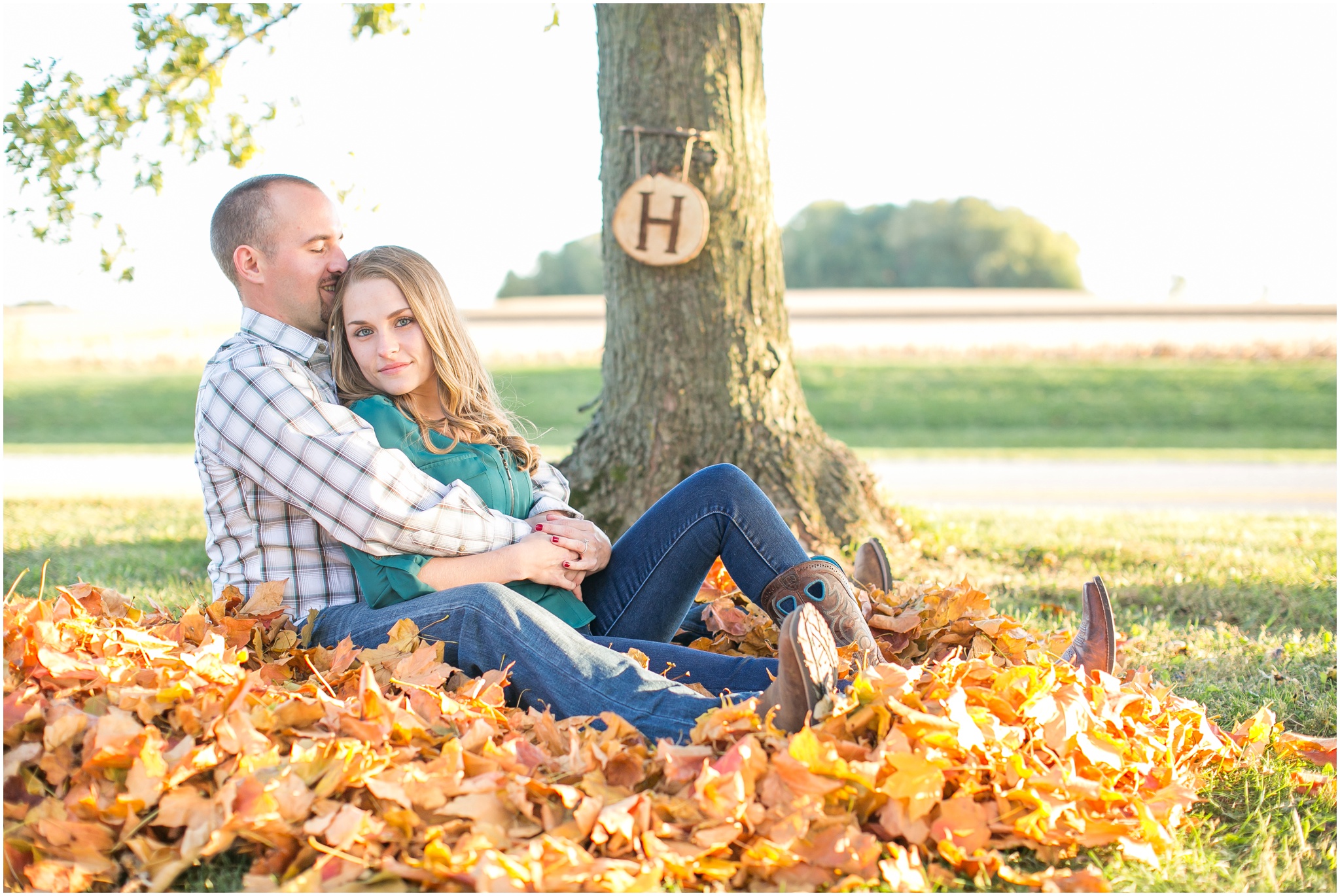 Madison_Wisconsin_Wedding_Photographers_Country_Fall_Engagement_Session_1902.jpg