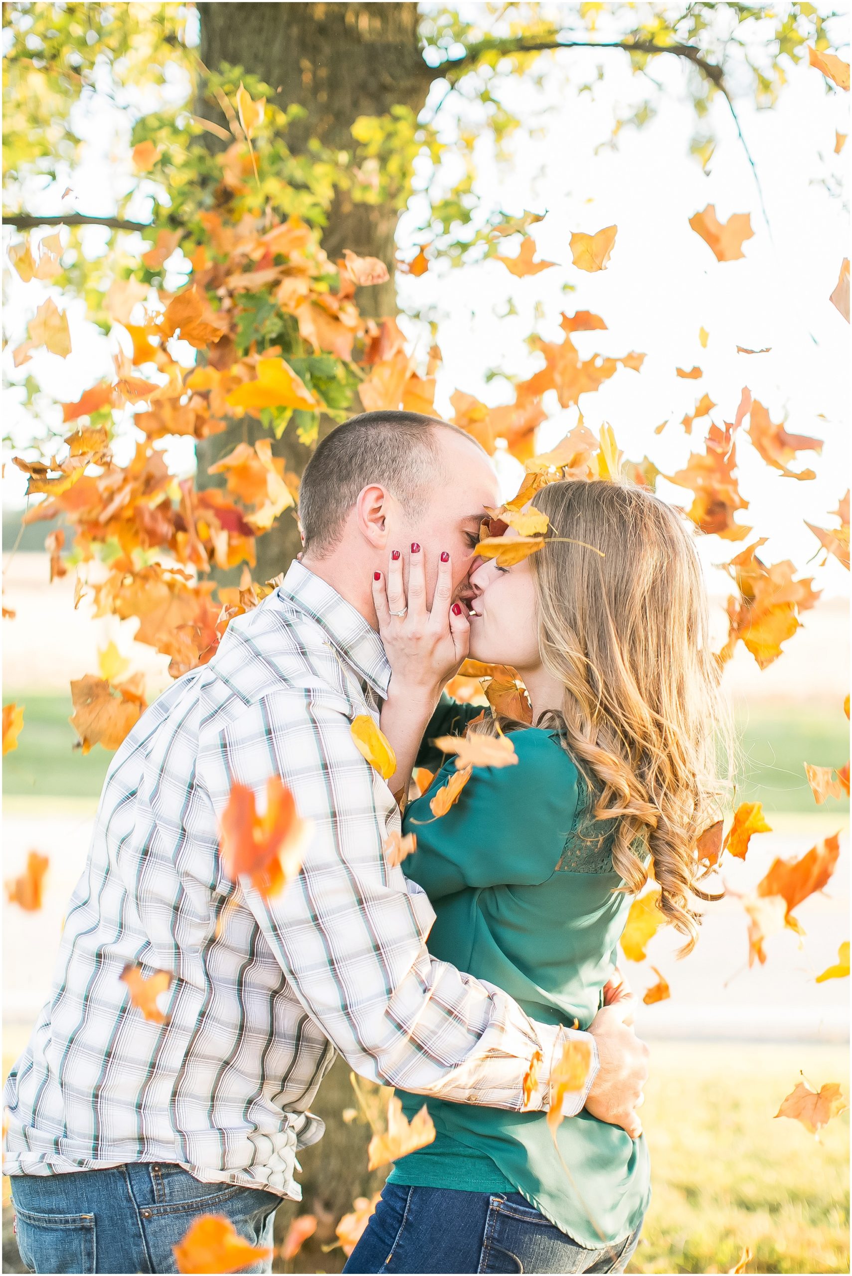 Madison_Wisconsin_Wedding_Photographers_Country_Fall_Engagement_Session_1903.jpg