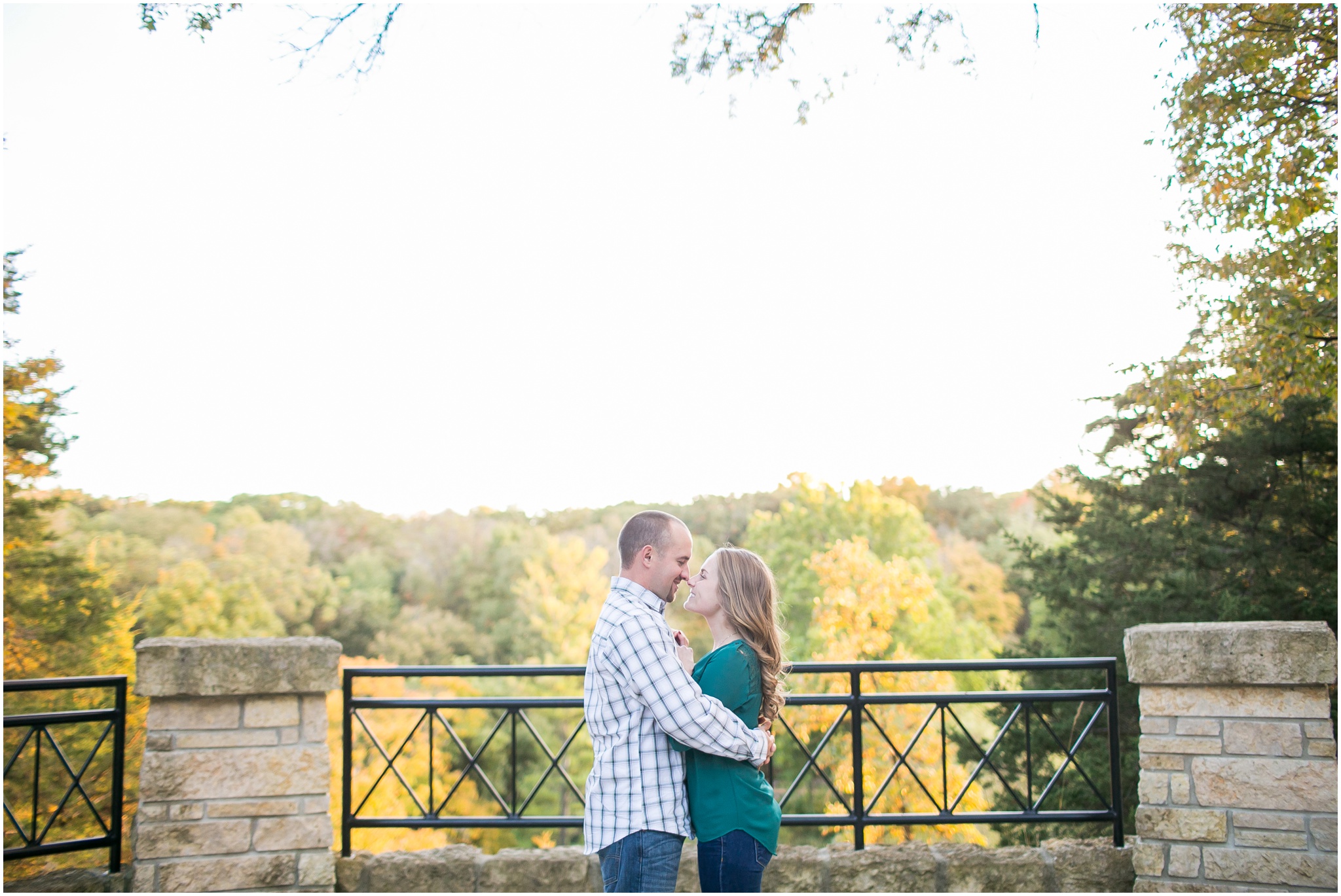 Madison_Wisconsin_Wedding_Photographers_Country_Fall_Engagement_Session_1906.jpg