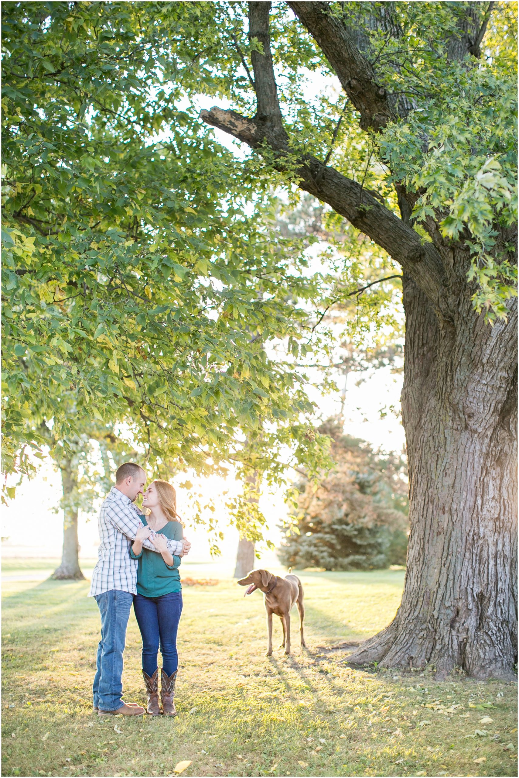Madison_Wisconsin_Wedding_Photographers_Country_Fall_Engagement_Session_1907.jpg