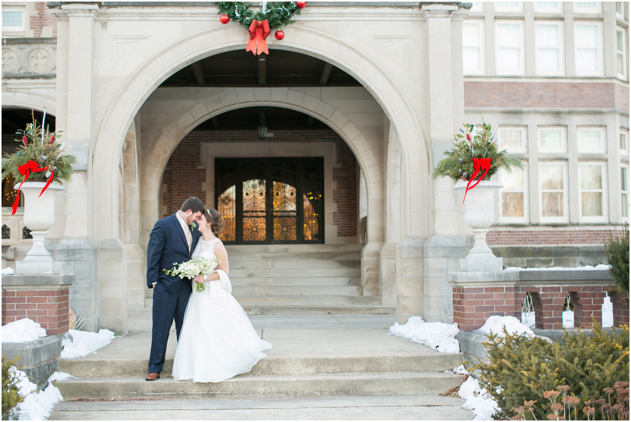 Madison_Wisconsin_Wedding_Photographers_Winter_Wedding_Oshkosh_Wisconsin_2379.jpg