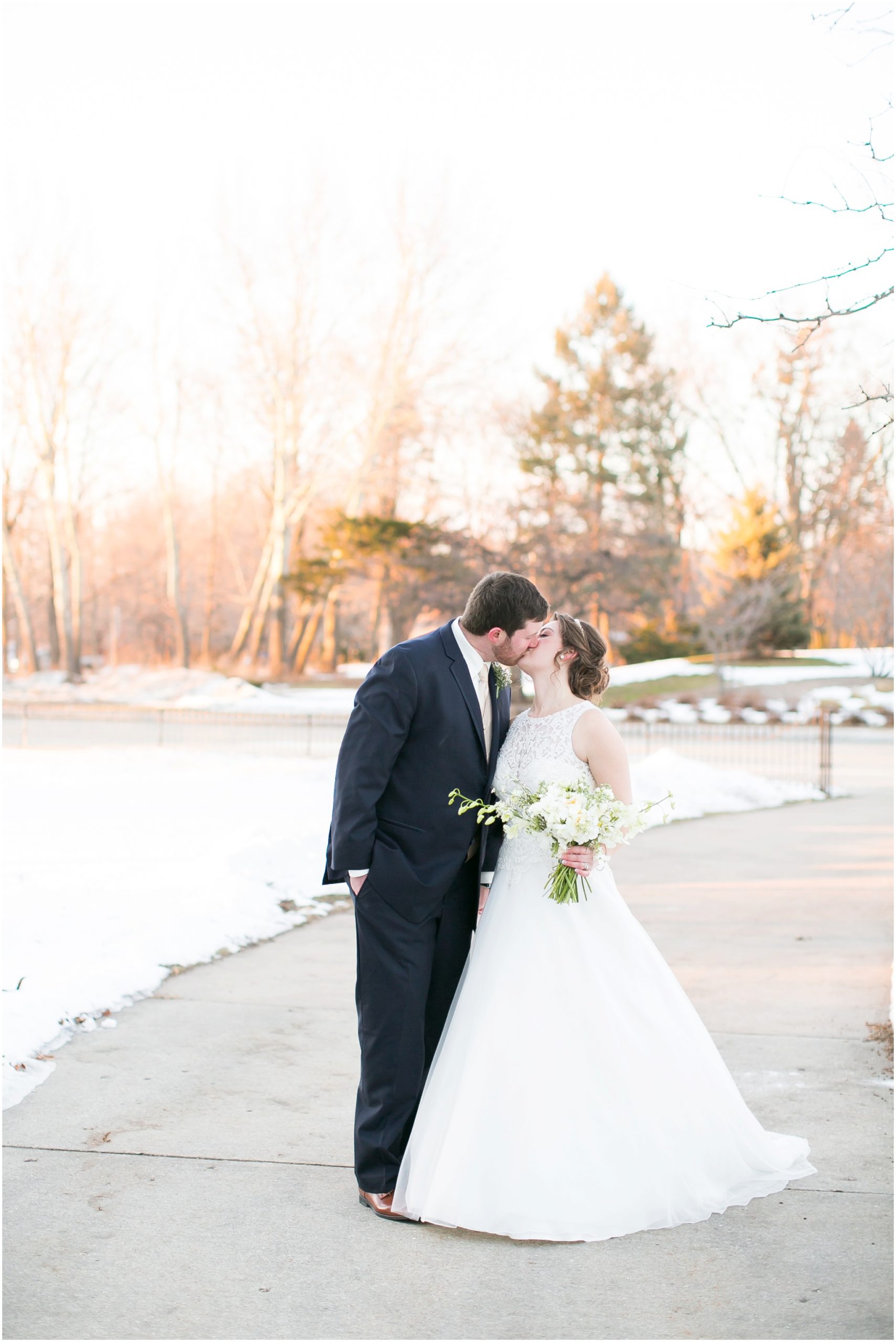 Madison_Wisconsin_Wedding_Photographers_Winter_Wedding_Oshkosh_Wisconsin_2389.jpg