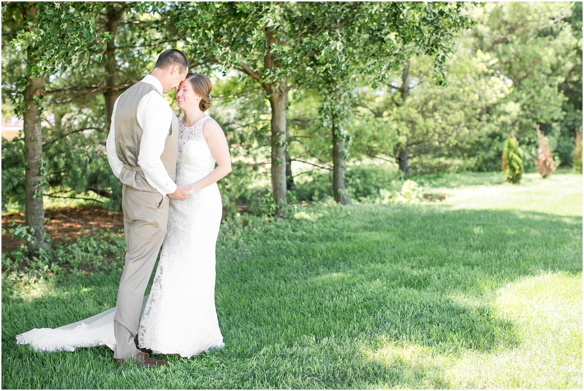 The_BARn_Summer_Wedding_Plateville_Wisconsin_Wedding_Photographers_3418.jpg