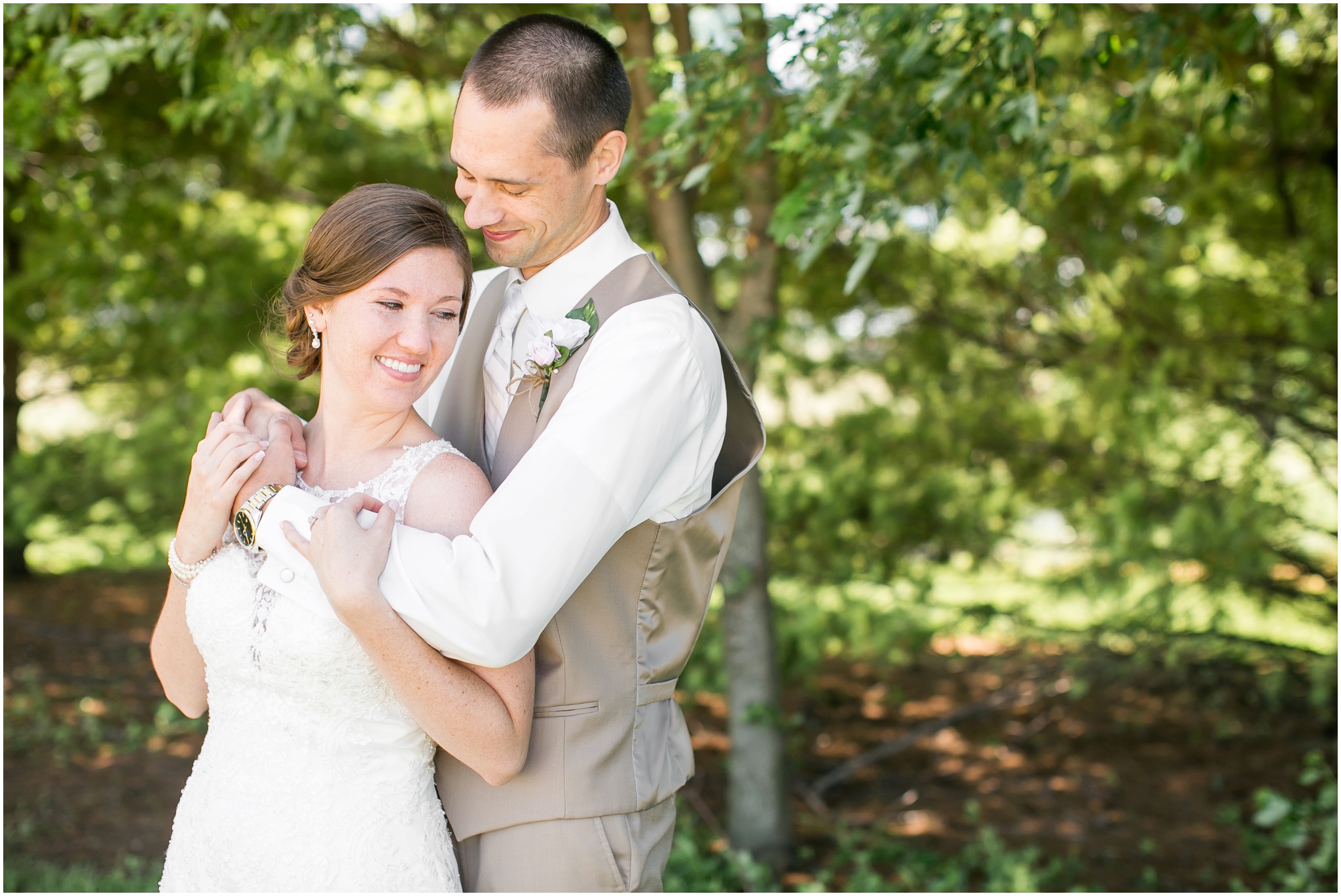 The_BARn_Summer_Wedding_Plateville_Wisconsin_Wedding_Photographers_3428.jpg