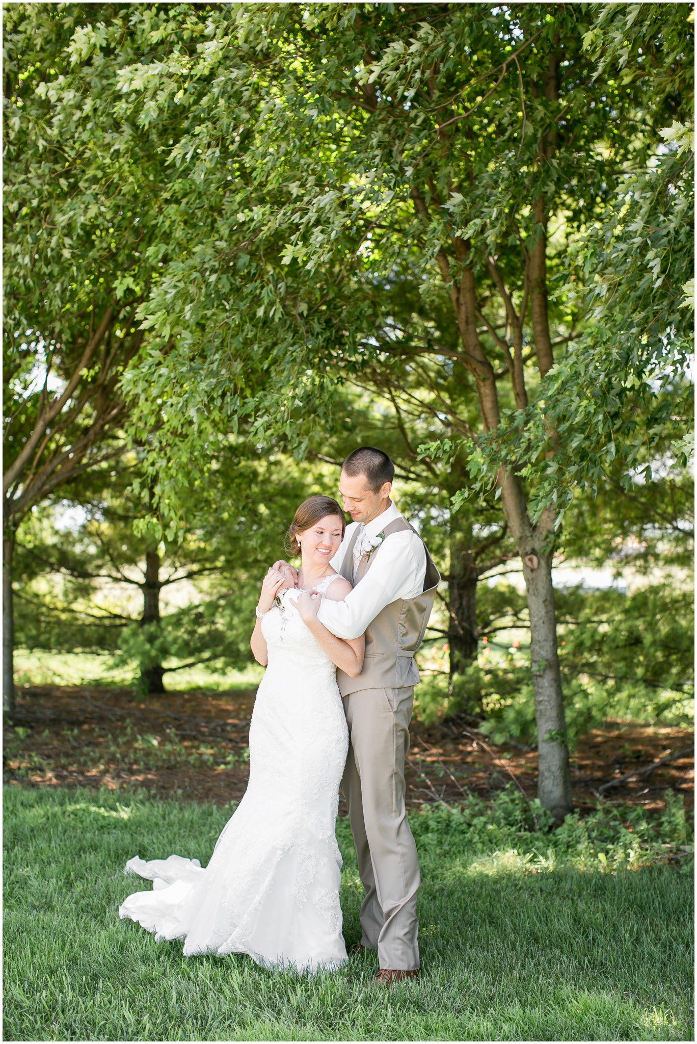 The_BARn_Summer_Wedding_Plateville_Wisconsin_Wedding_Photographers_3429.jpg