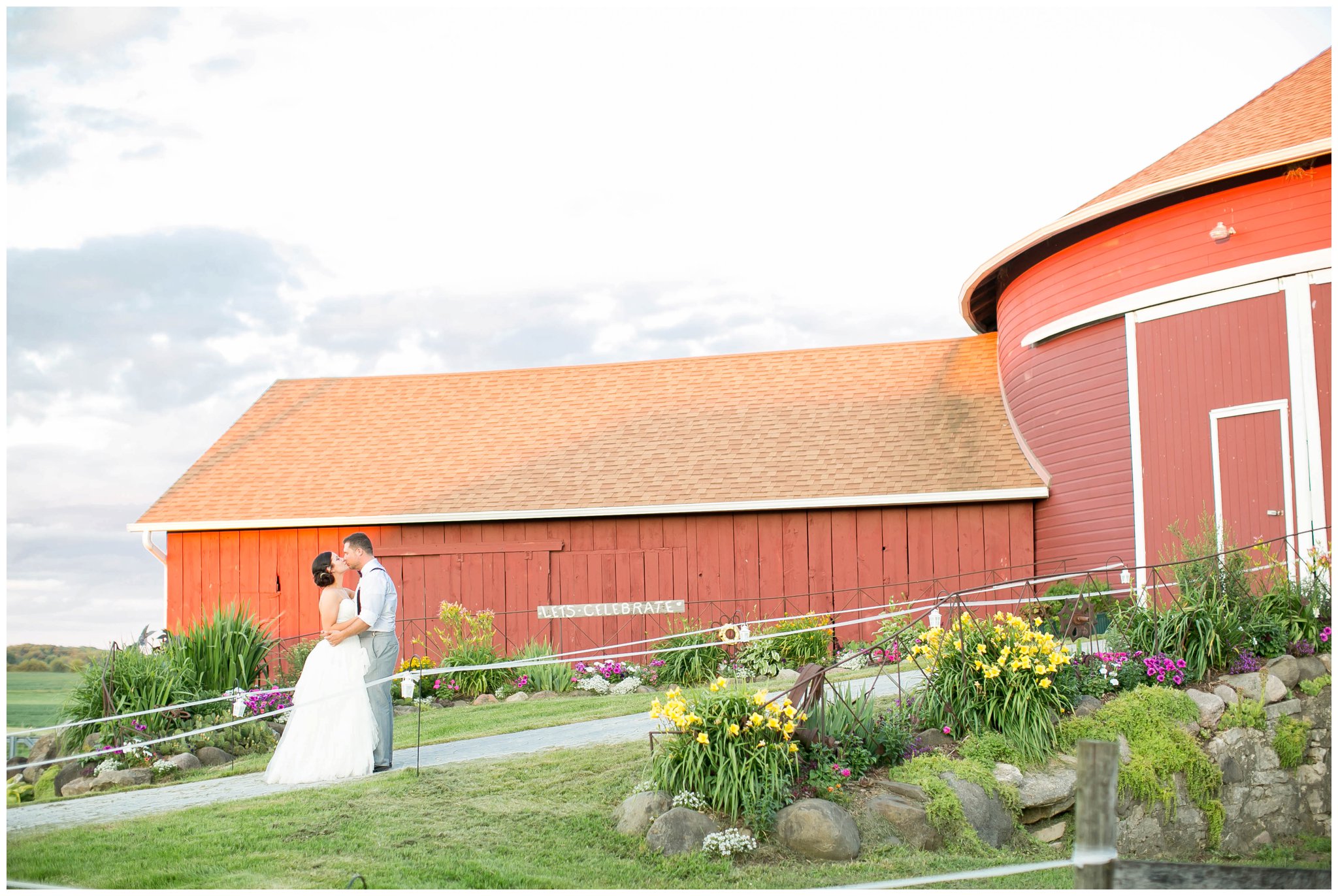 Schusters_Farm_Wedding_Deerfield_Wisconsin_0169.jpg