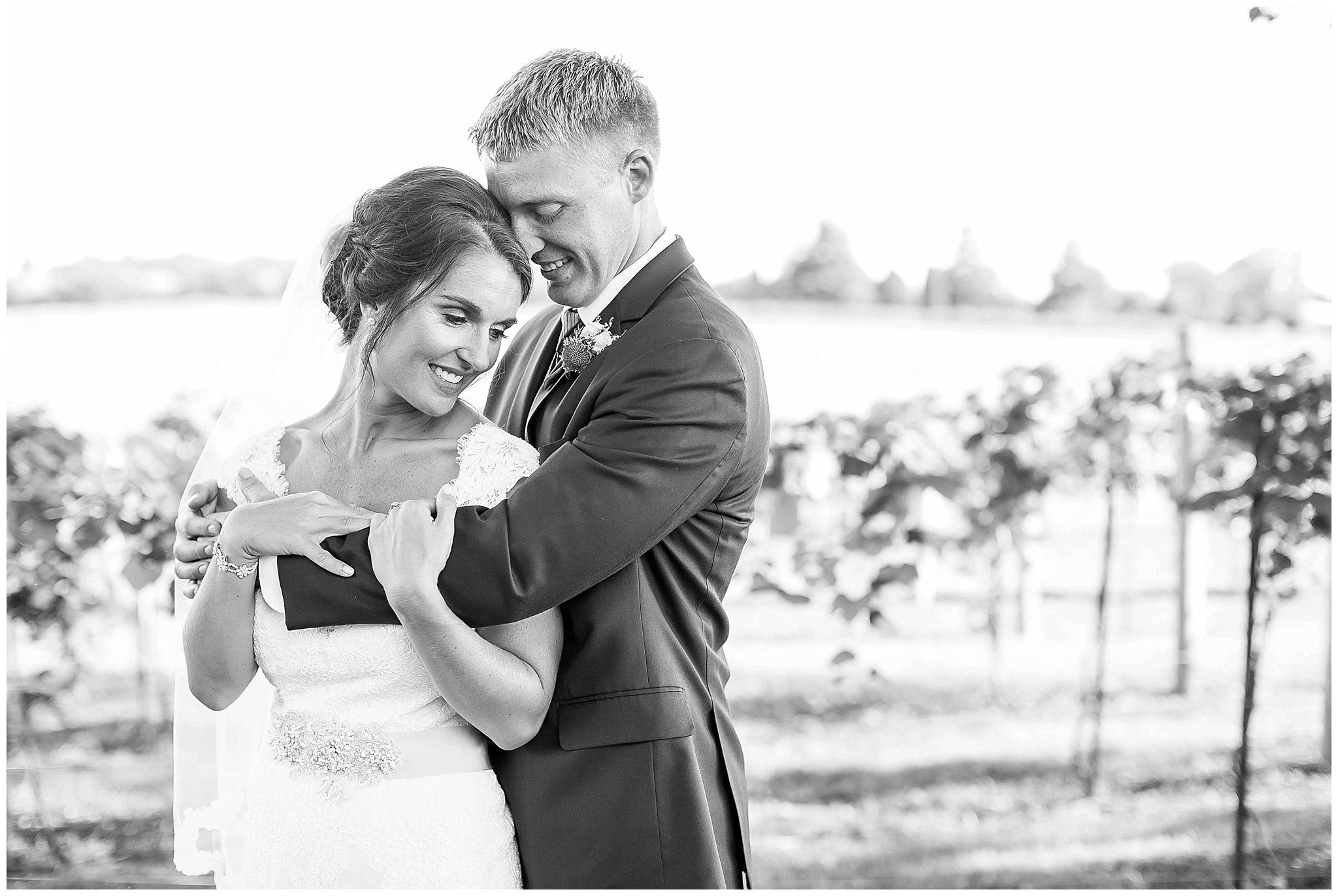 Over_The_Vines_Vineyard_Wedding_Edgerton_Wisconsin_0135.jpg