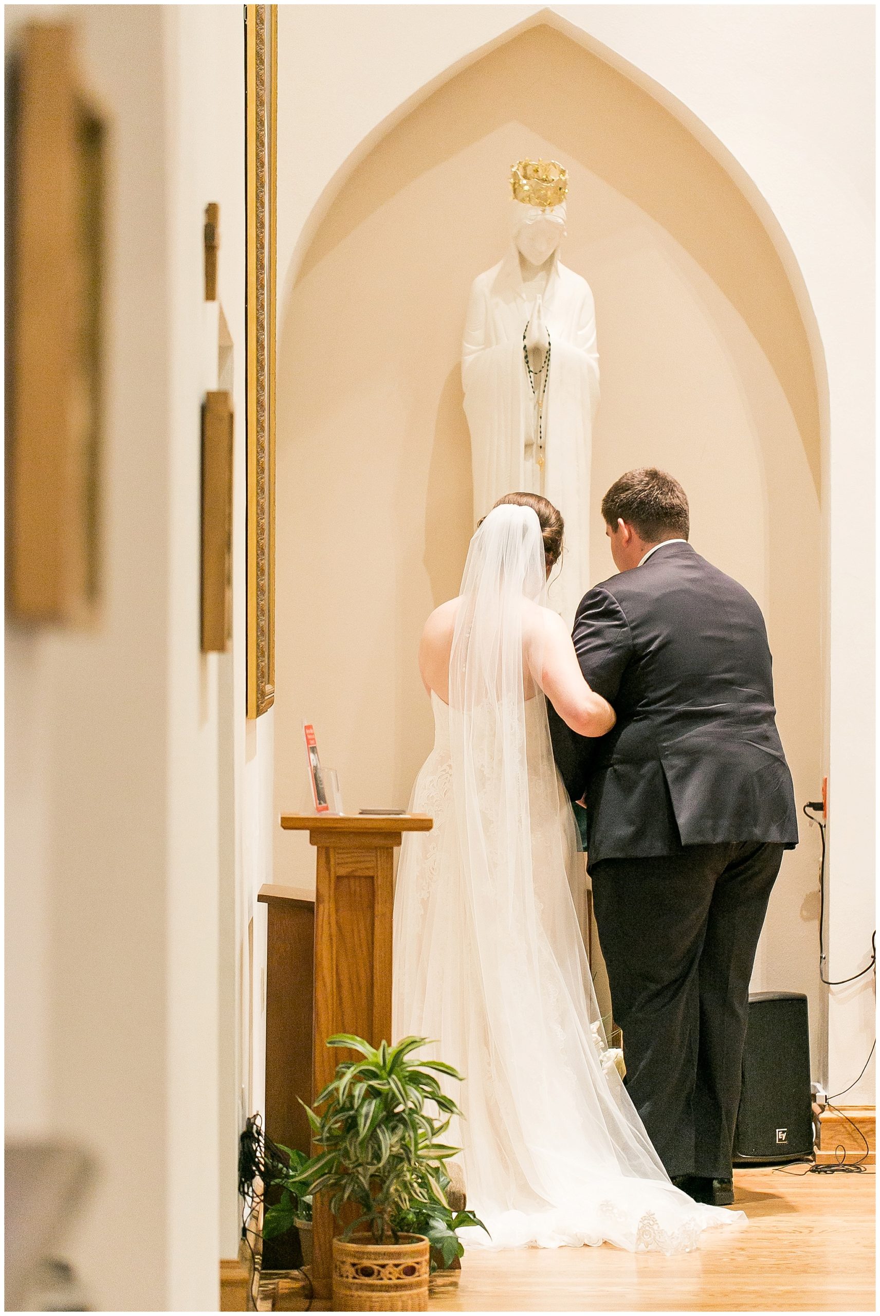 Madison_Wisconsin_Wedding_Photographers_Saint_Paul_University_Catholic_Center_0867.jpg