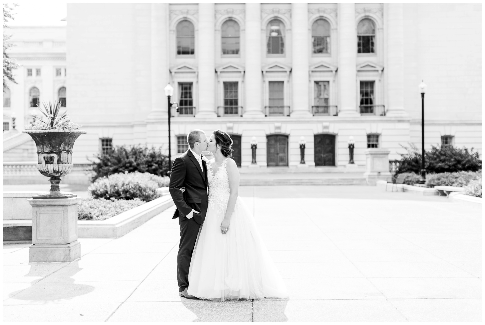 Noahs_event_venue_wedding_sun_prairie_madison_wisconsin_wedding_photographers_0866.jpg