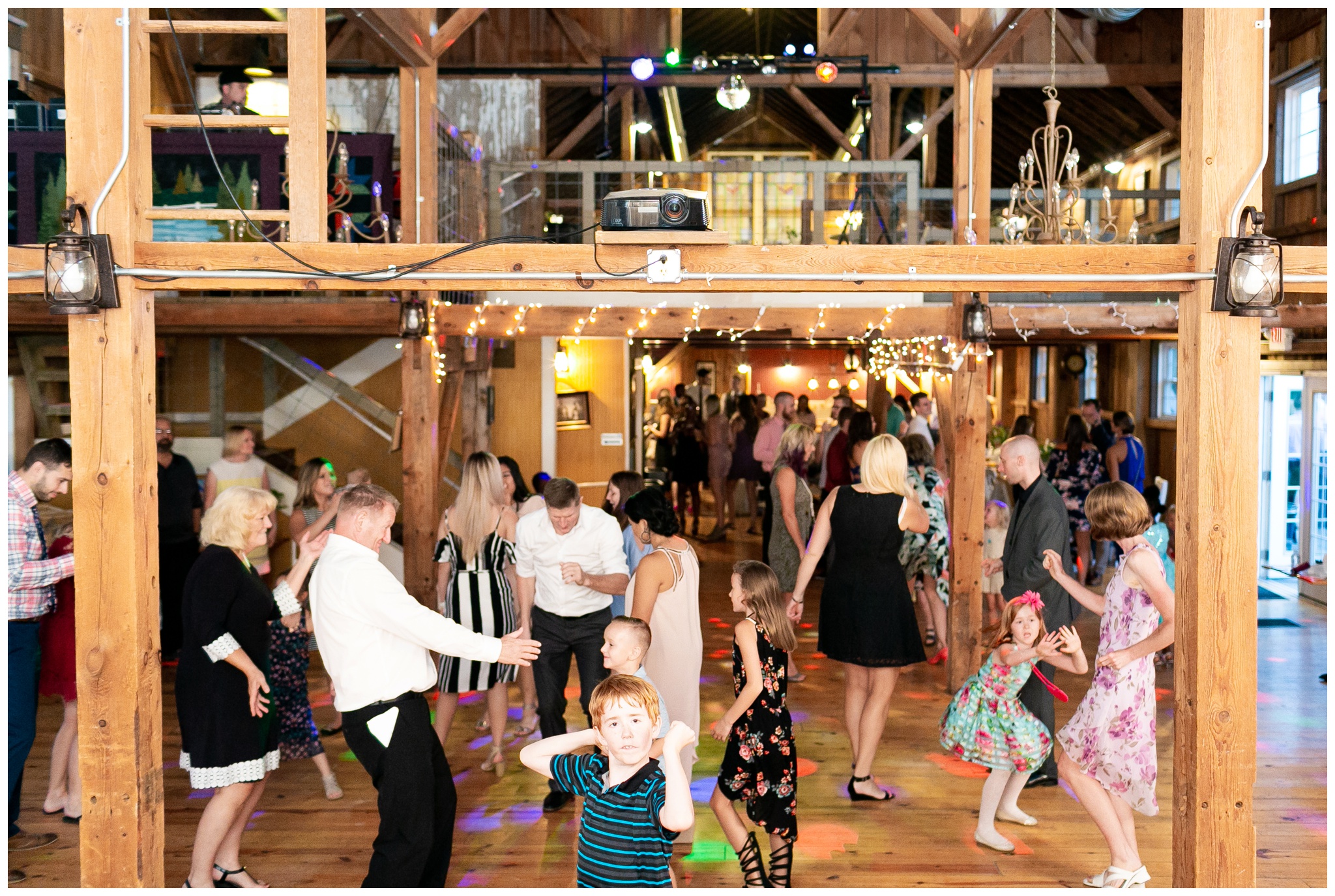 the_barn_at_harvest_moon_pond_caynay_photo_madison_wisconsin_1023.jpg