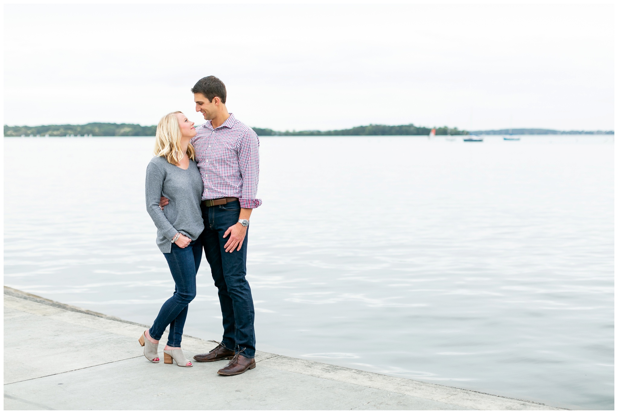 Downtown_madison_wisconsin_engagement_session_1509.jpg