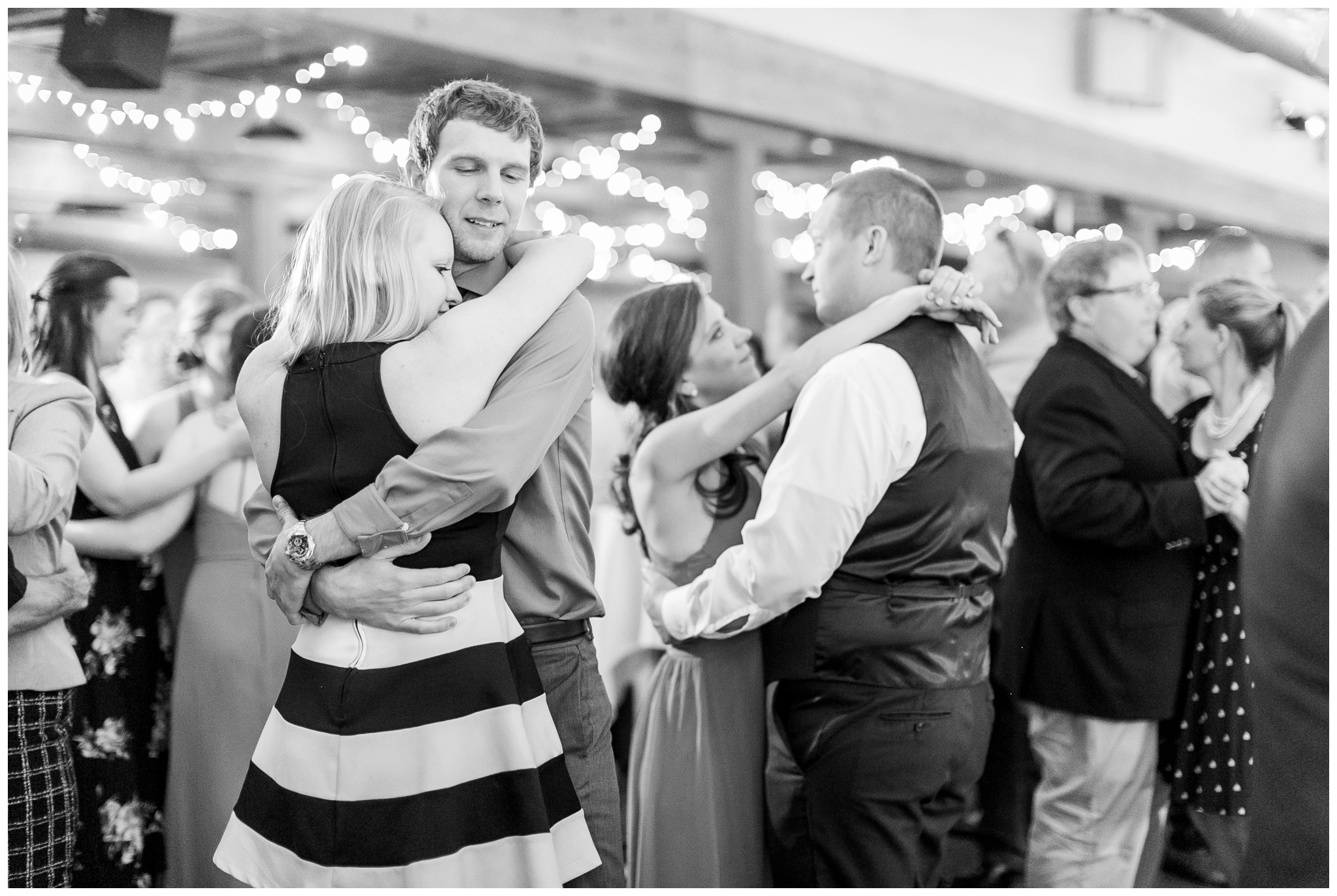 vennebu_hill_baraboo_wisconsin_wedding_madison_wisconsin_wedding_photographers_3074.jpg