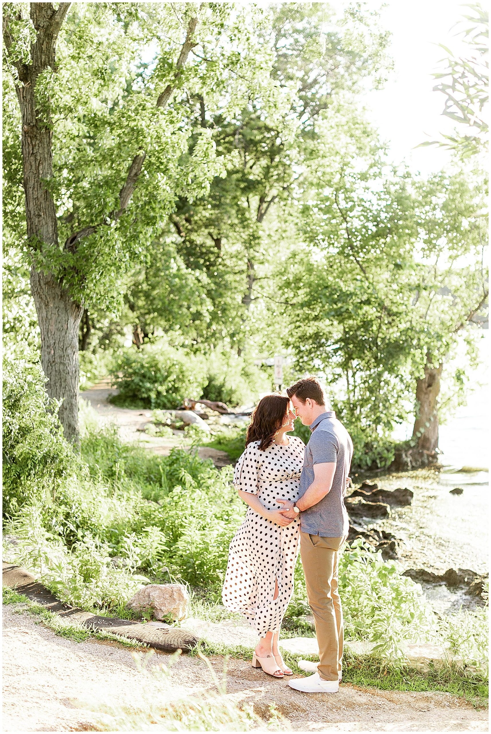 madison_wisconsin_family_photographer_picnic_point_maternity_session_1459.jpg