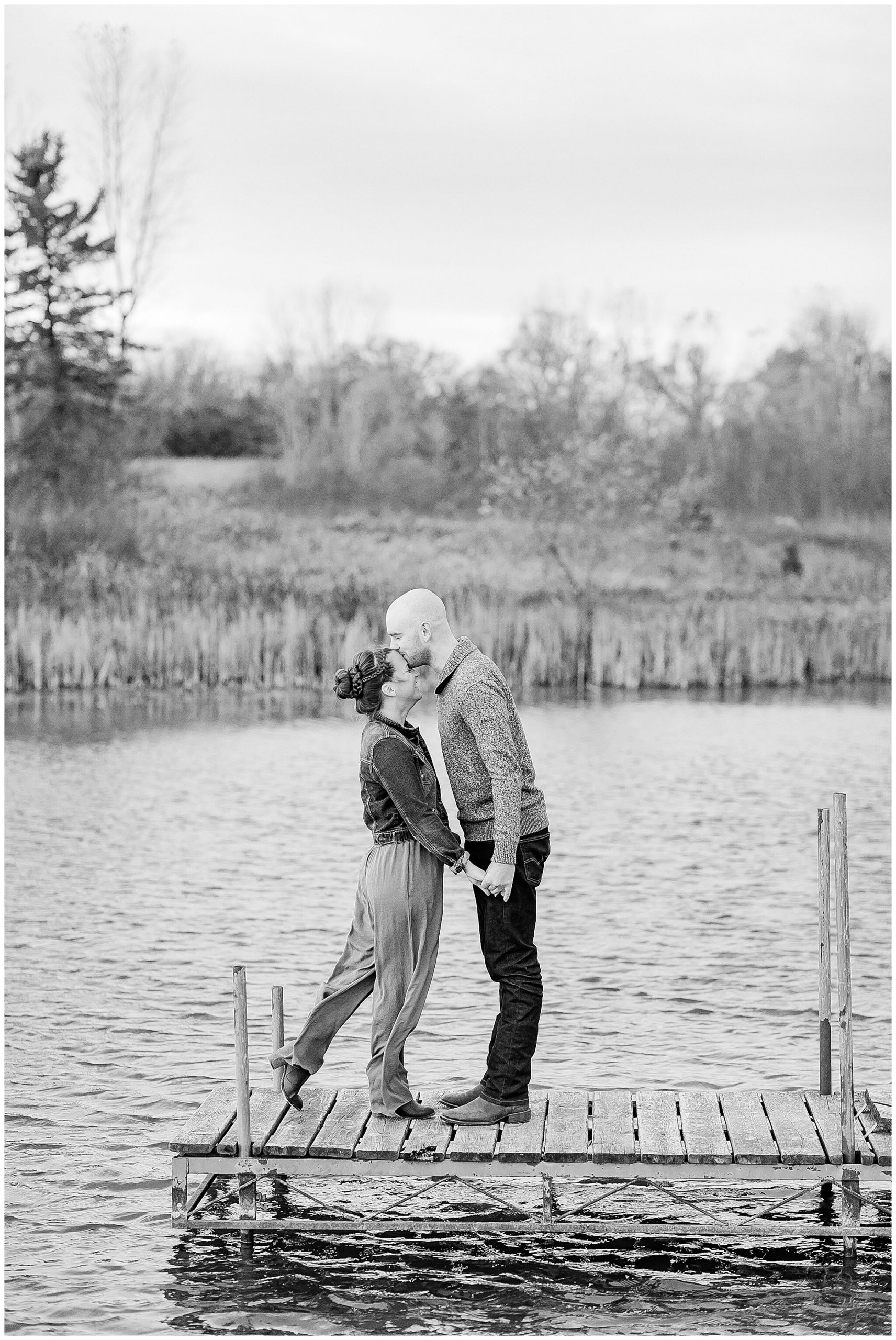 fall_engagement_pictures_madison_wisconsin_wedding_photographer_2369.jpg