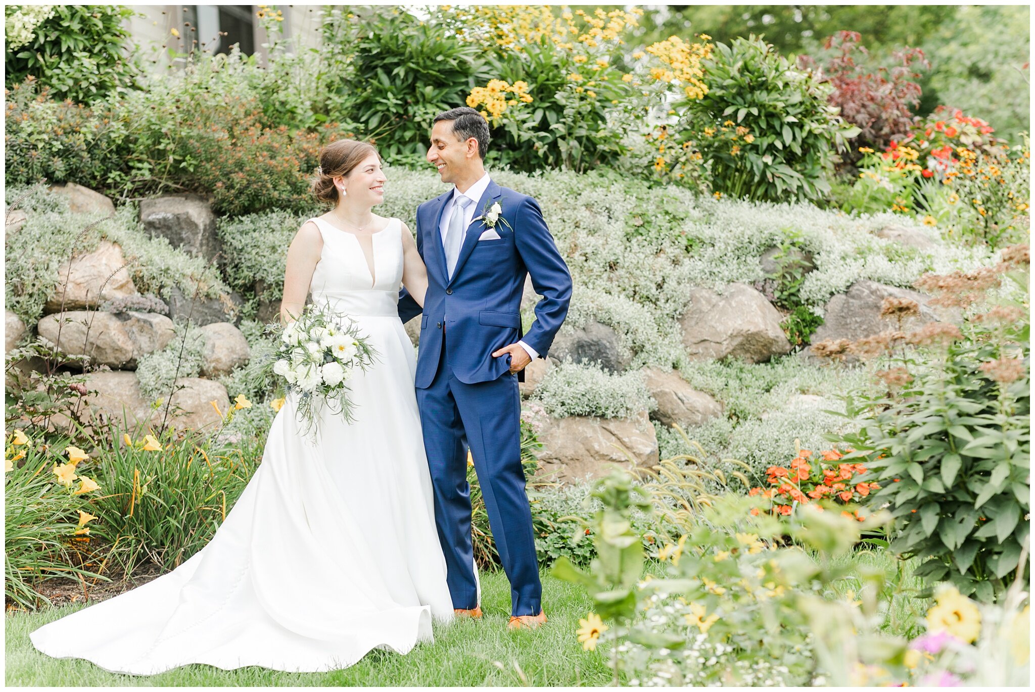 backyard_luxury_wedding_Madison_wisconsin_wedding_photographers_0906.jpg